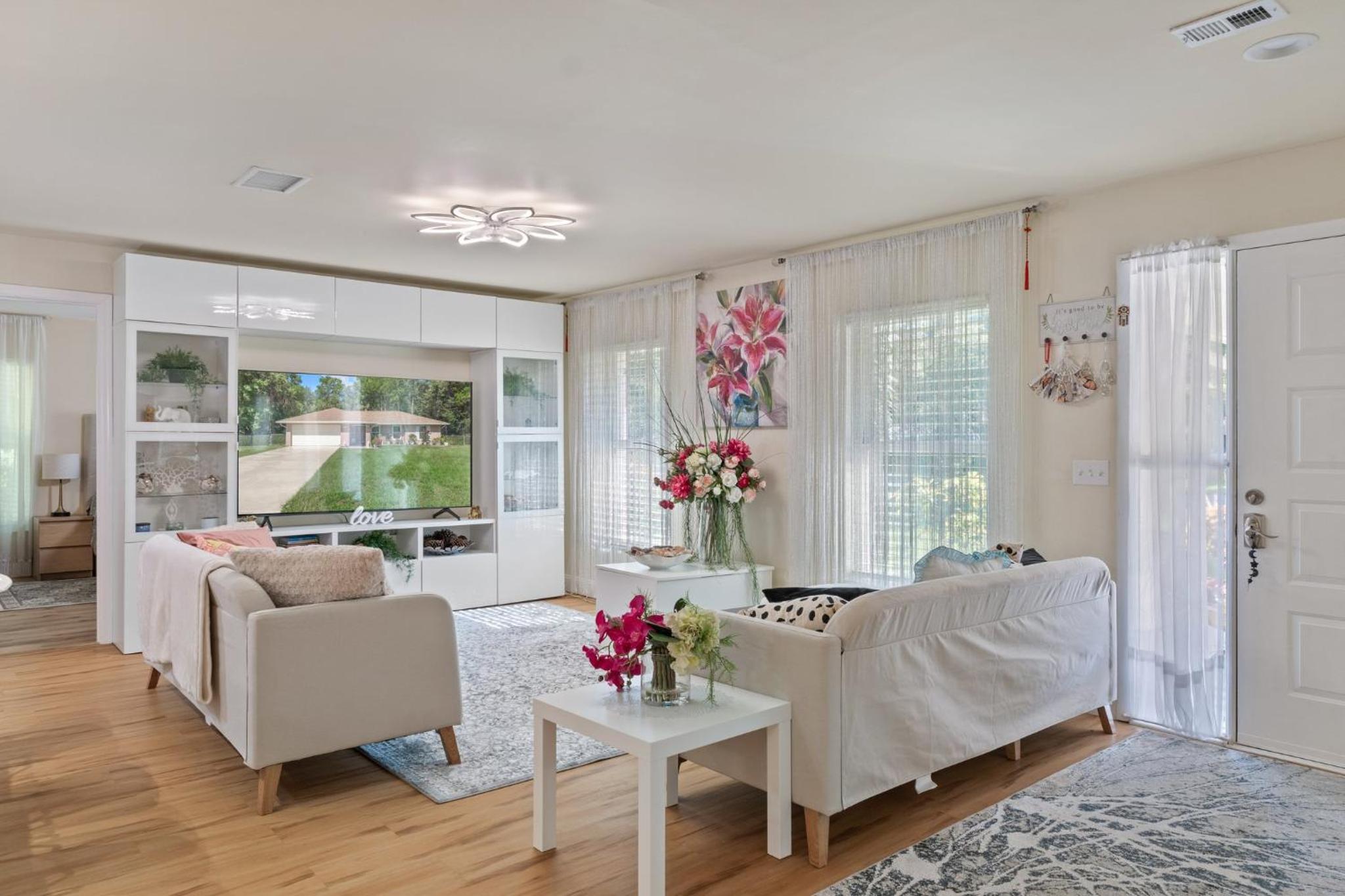 Minutes to boat ramps and beach and private pool!