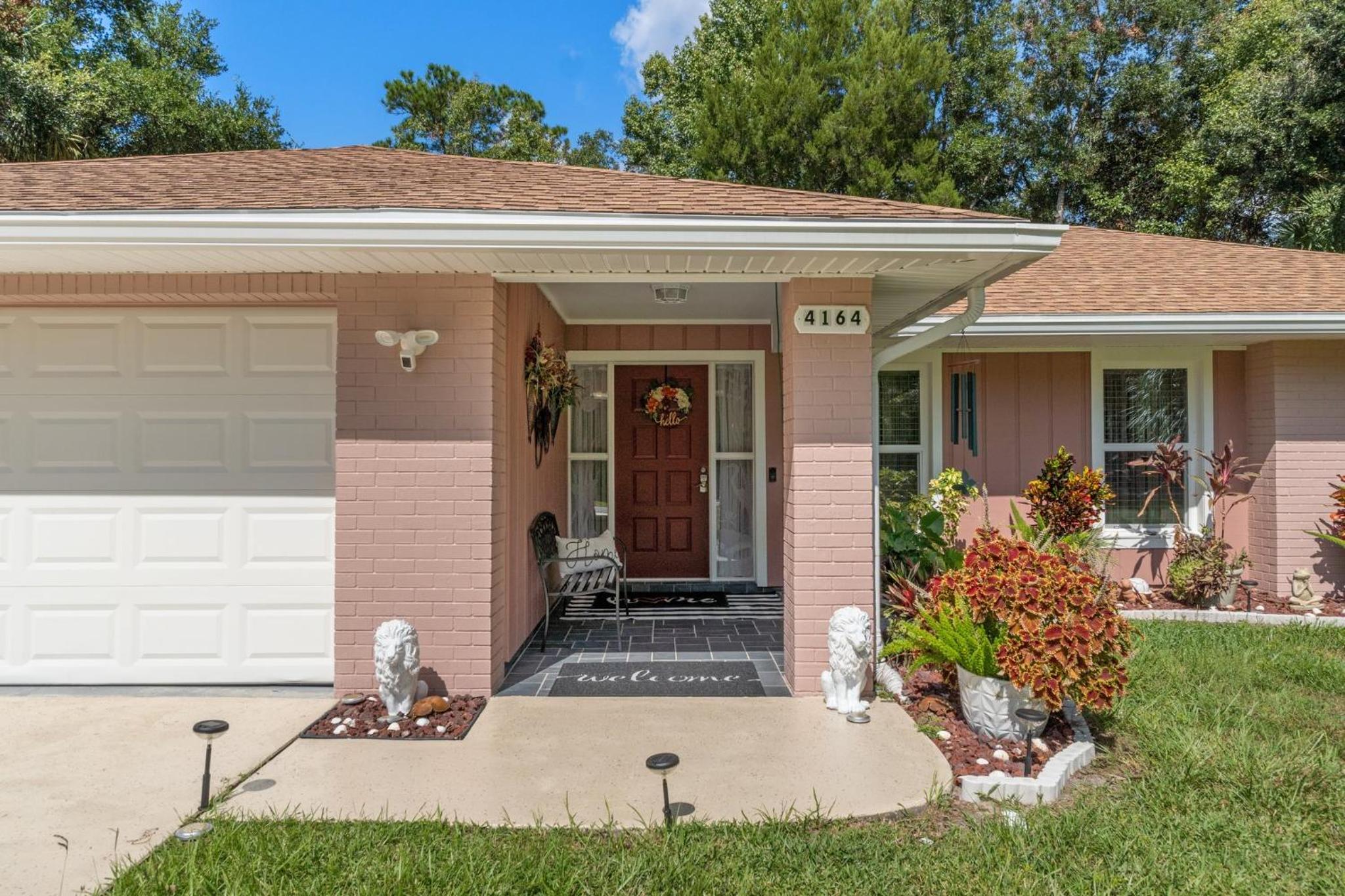 Minutes to boat ramps and beach and private pool!