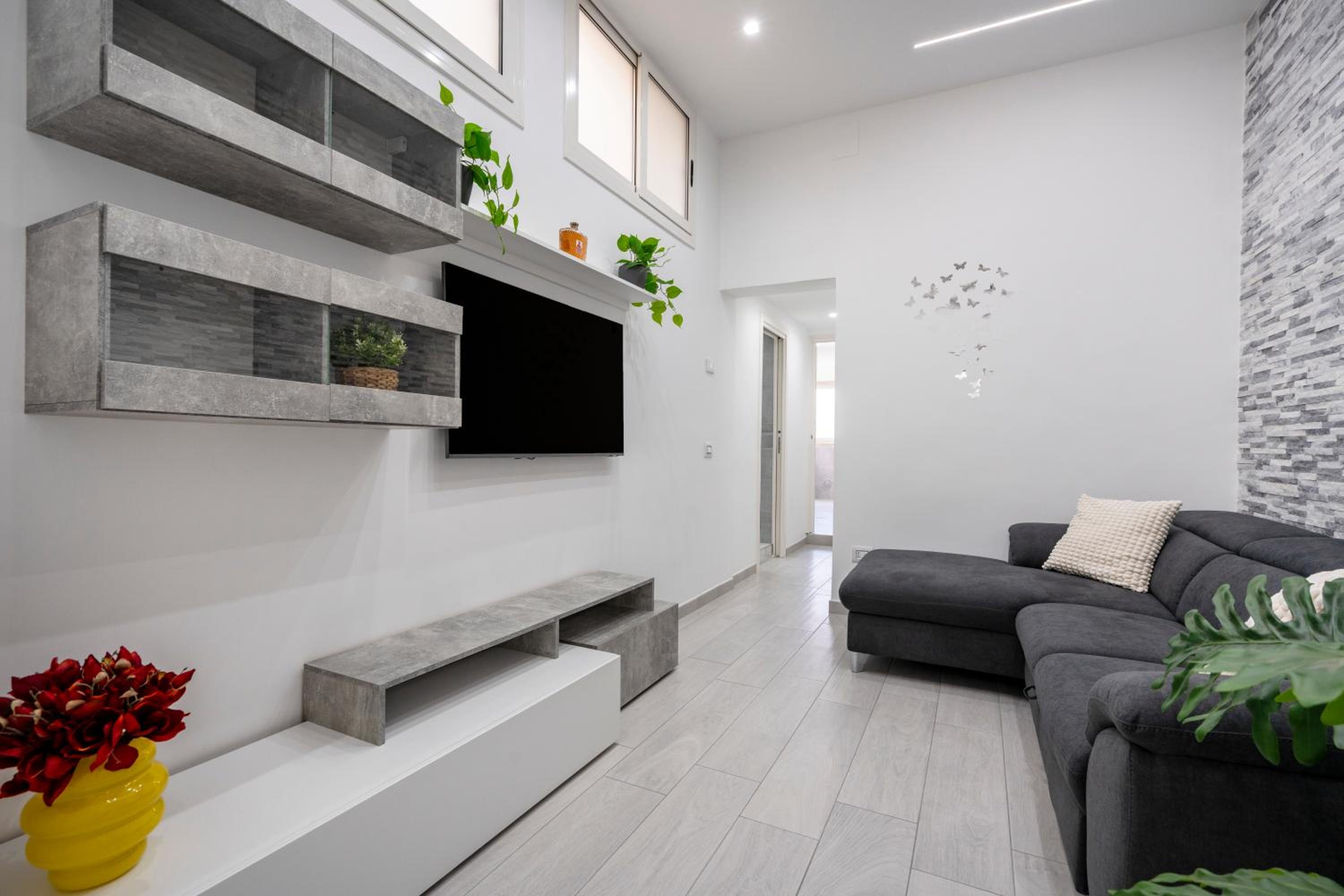 Casa di Carly - large cozy retreat in center