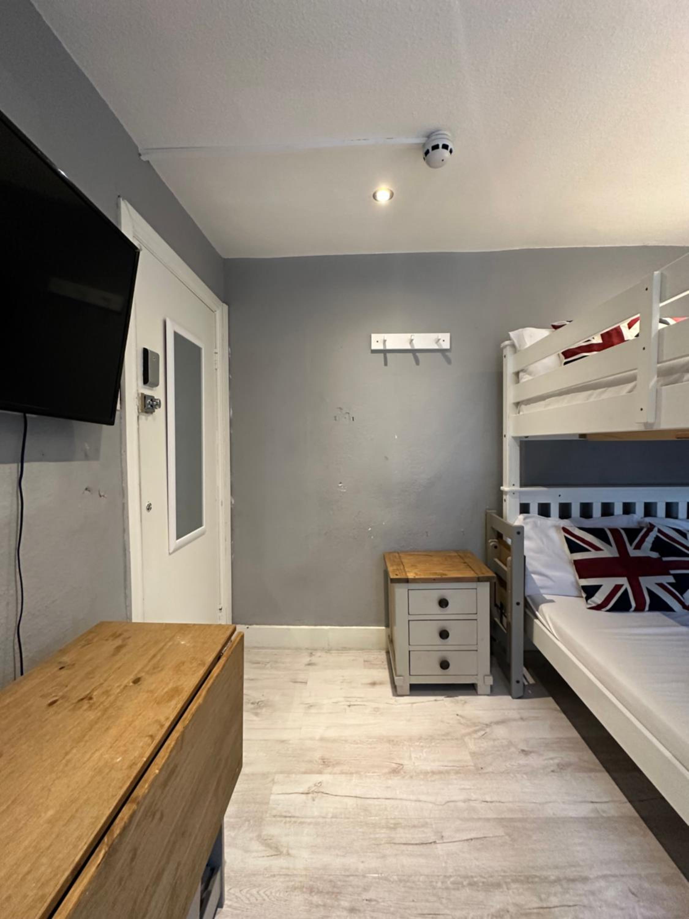 Edgware rooms