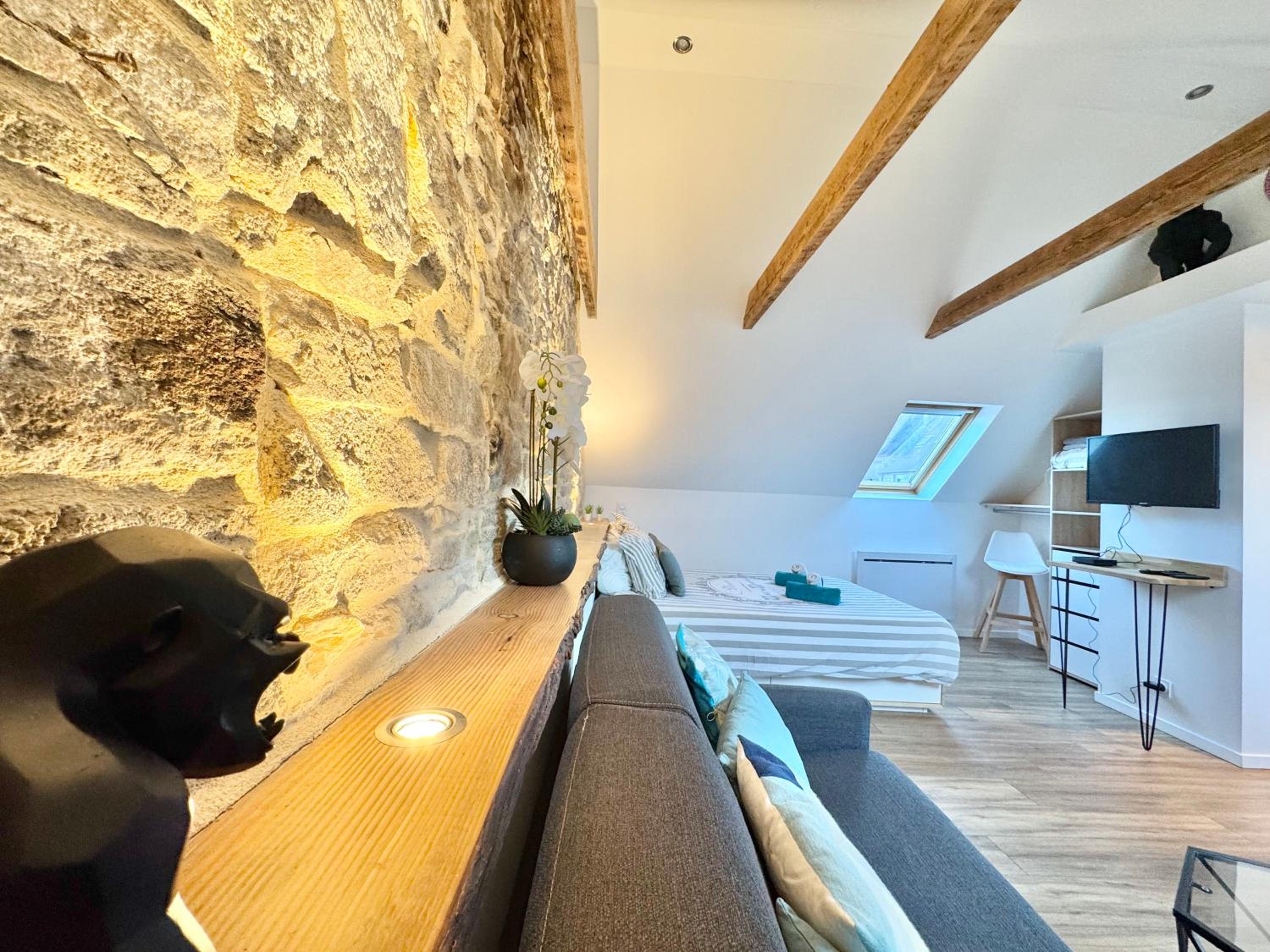 Studio cosy - renove - calme - 3 personnes - proche gare et centre historique