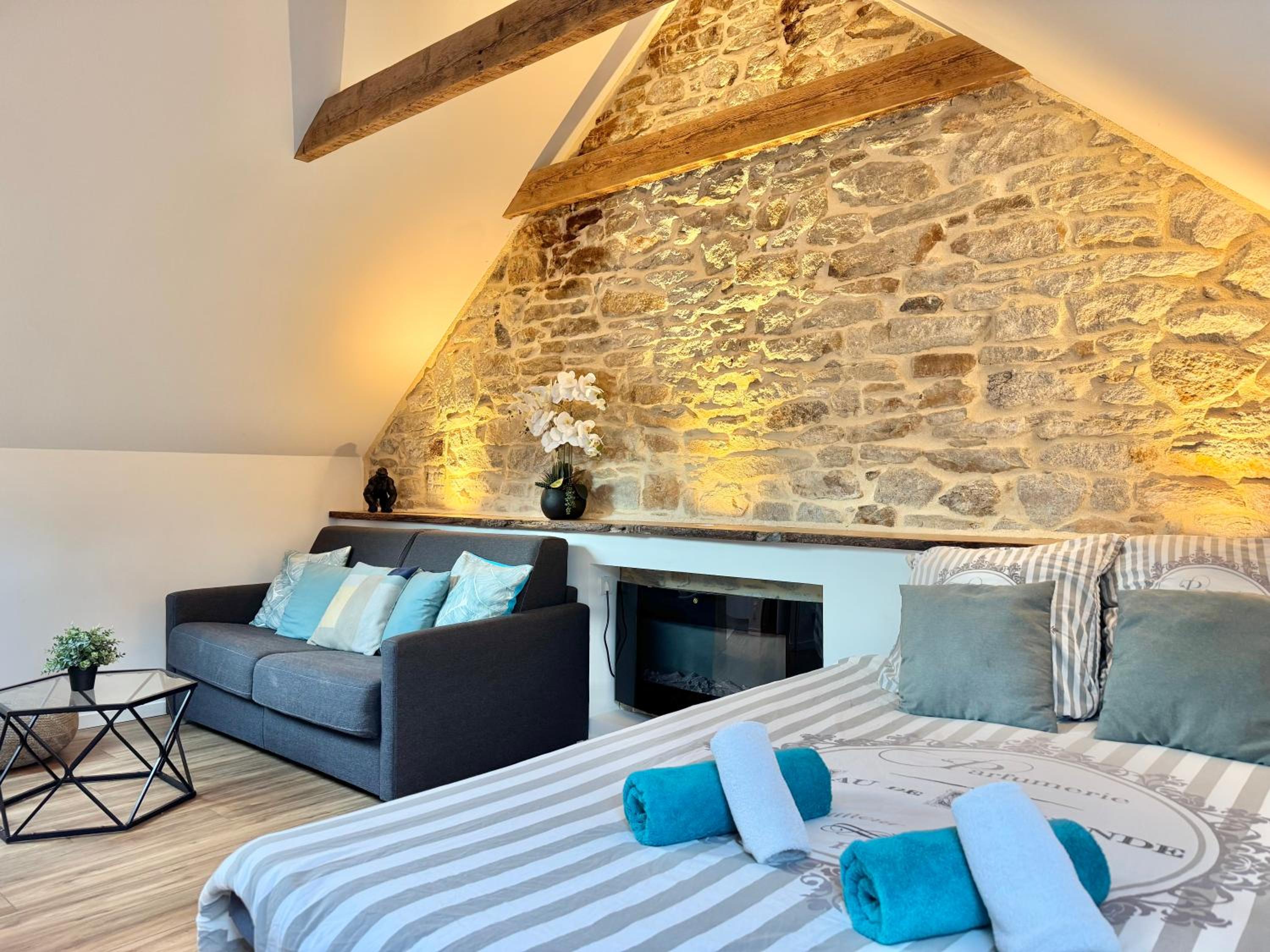 Studio cosy - renove - calme - 3 personnes - proche gare et centre historique