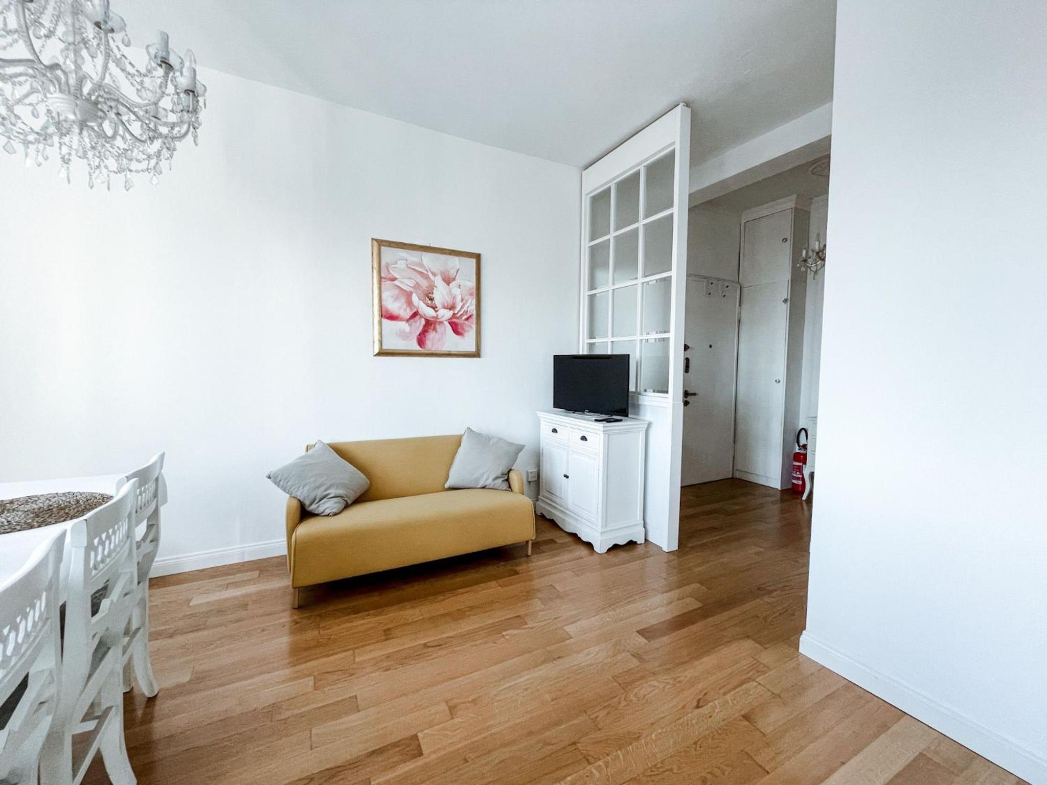 White Pearl - CityCenter - Large & Elegant Flat