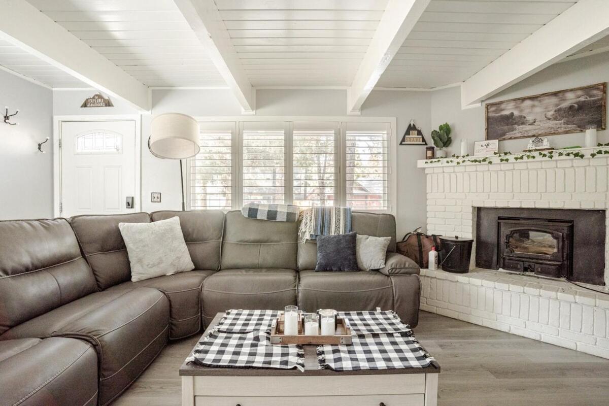 Comfy Modern Big Bear Cabin