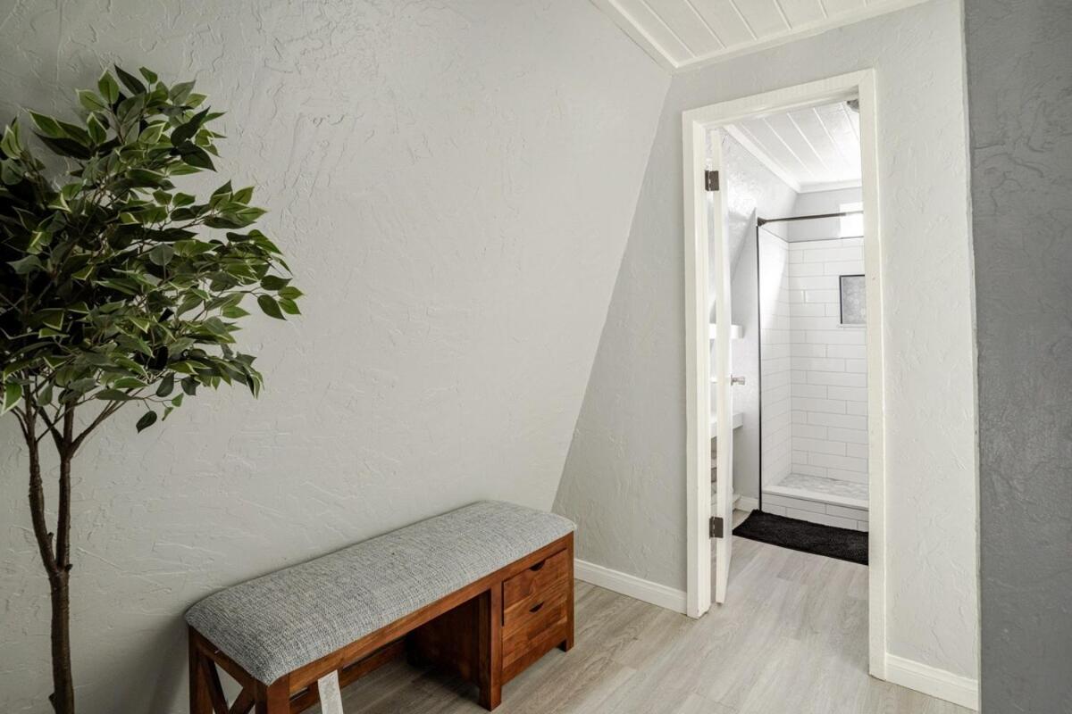 Comfy Modern Big Bear Cabin