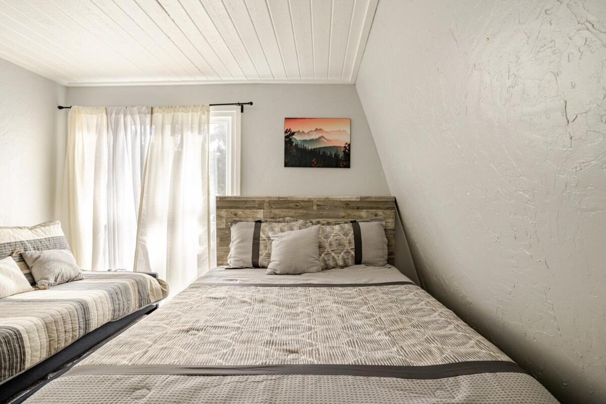 Comfy Modern Big Bear Cabin
