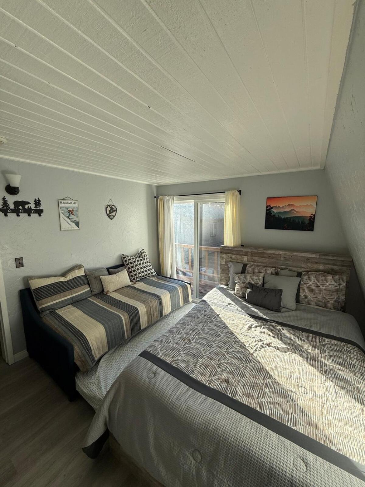 Comfy Modern Big Bear Cabin
