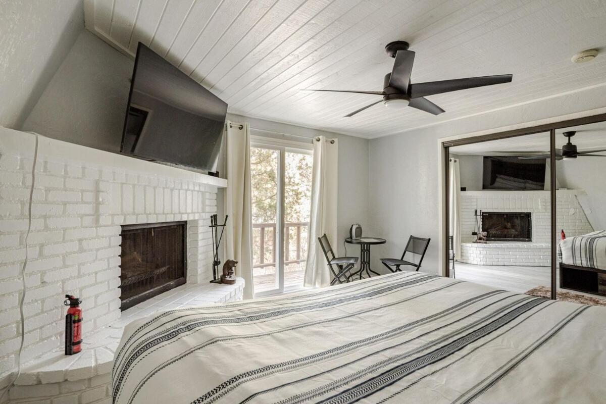 Comfy Modern Big Bear Cabin