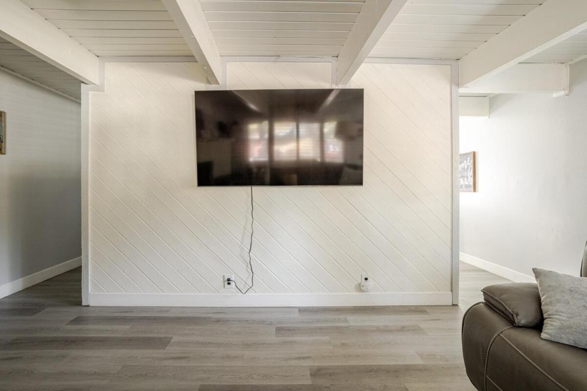 Comfy Modern Big Bear Cabin
