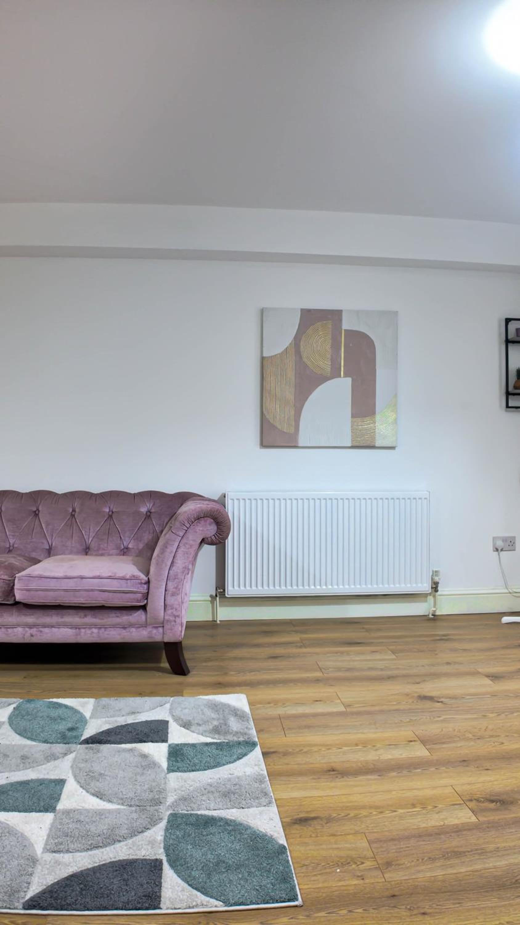 Spacious 2 Bed Apart with Patio in Camden WR201
