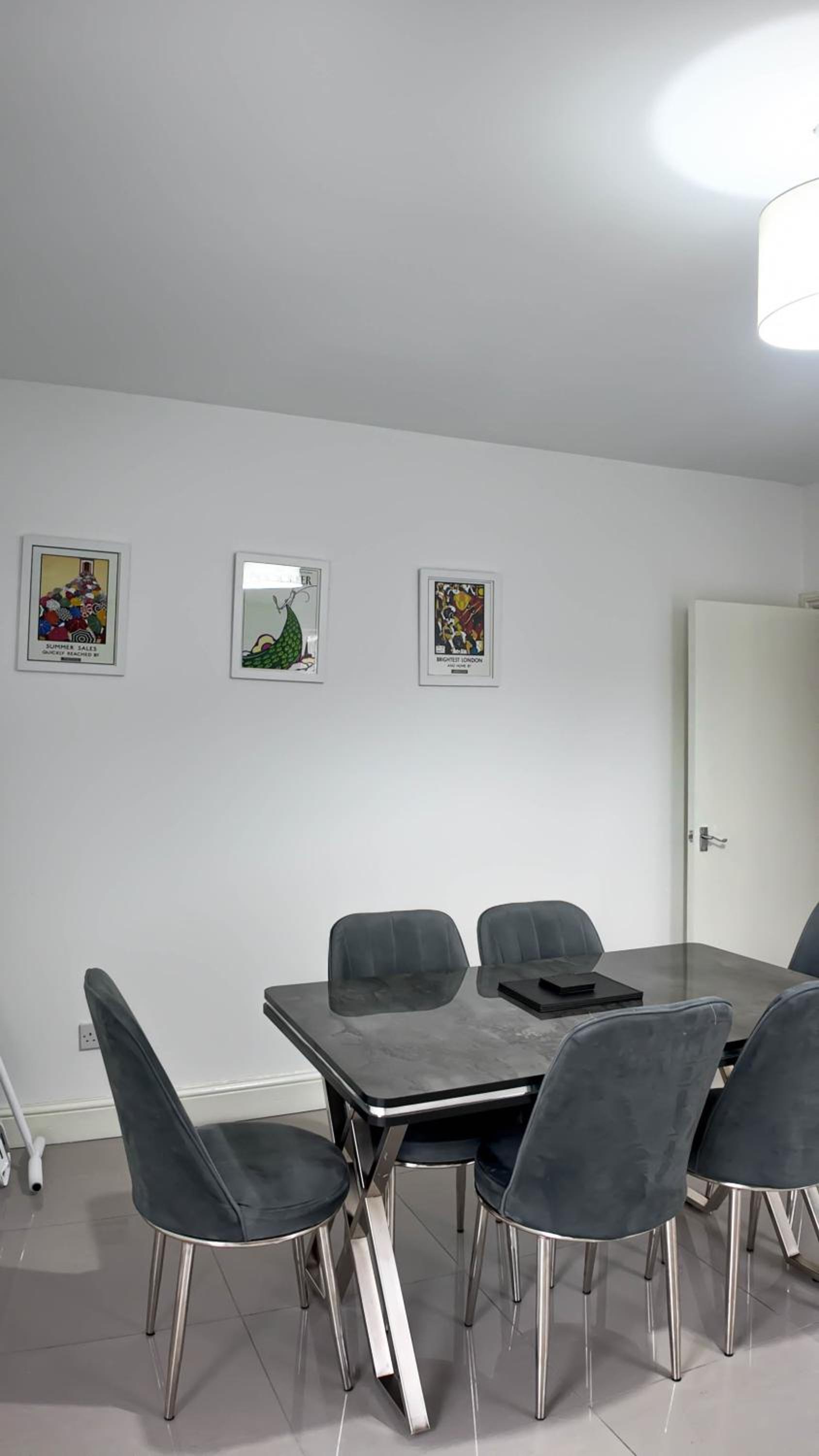 Duplex 3 Bed Apt with patio in Camden WR202
