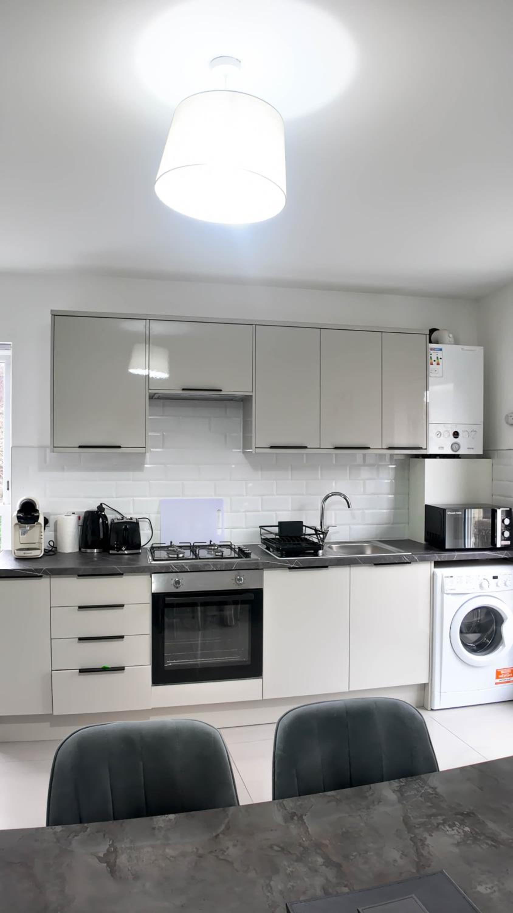 Duplex 3 Bed Apt with patio in Camden WR202