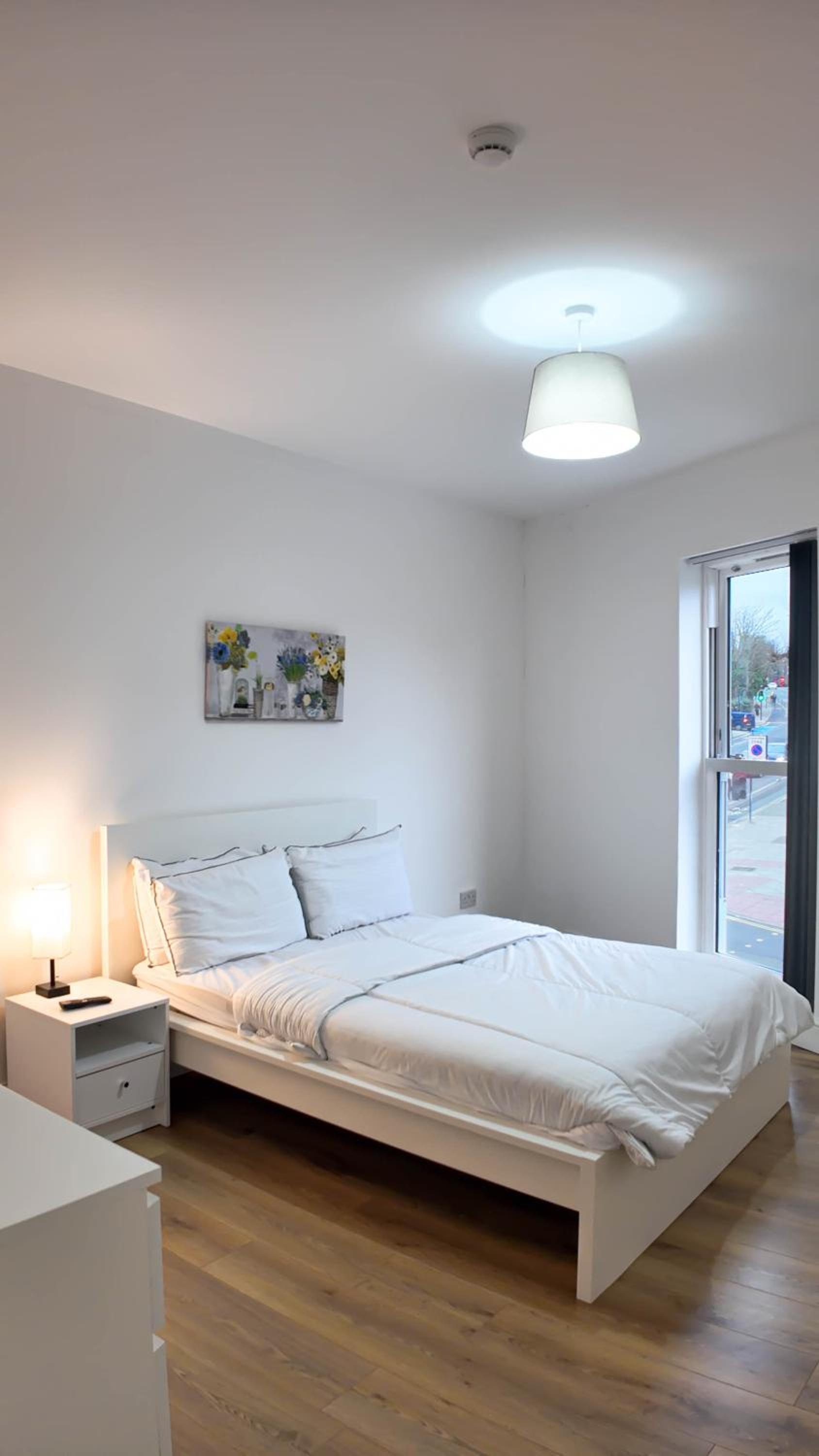 Duplex 3 Bed Apt with patio in Camden WR202