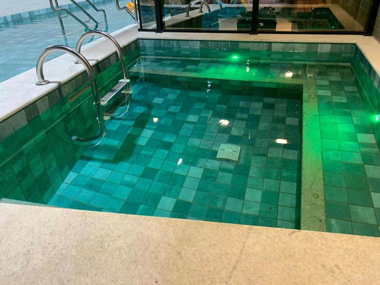 Quarto e Sala na Ponta Verde e Pajuçara