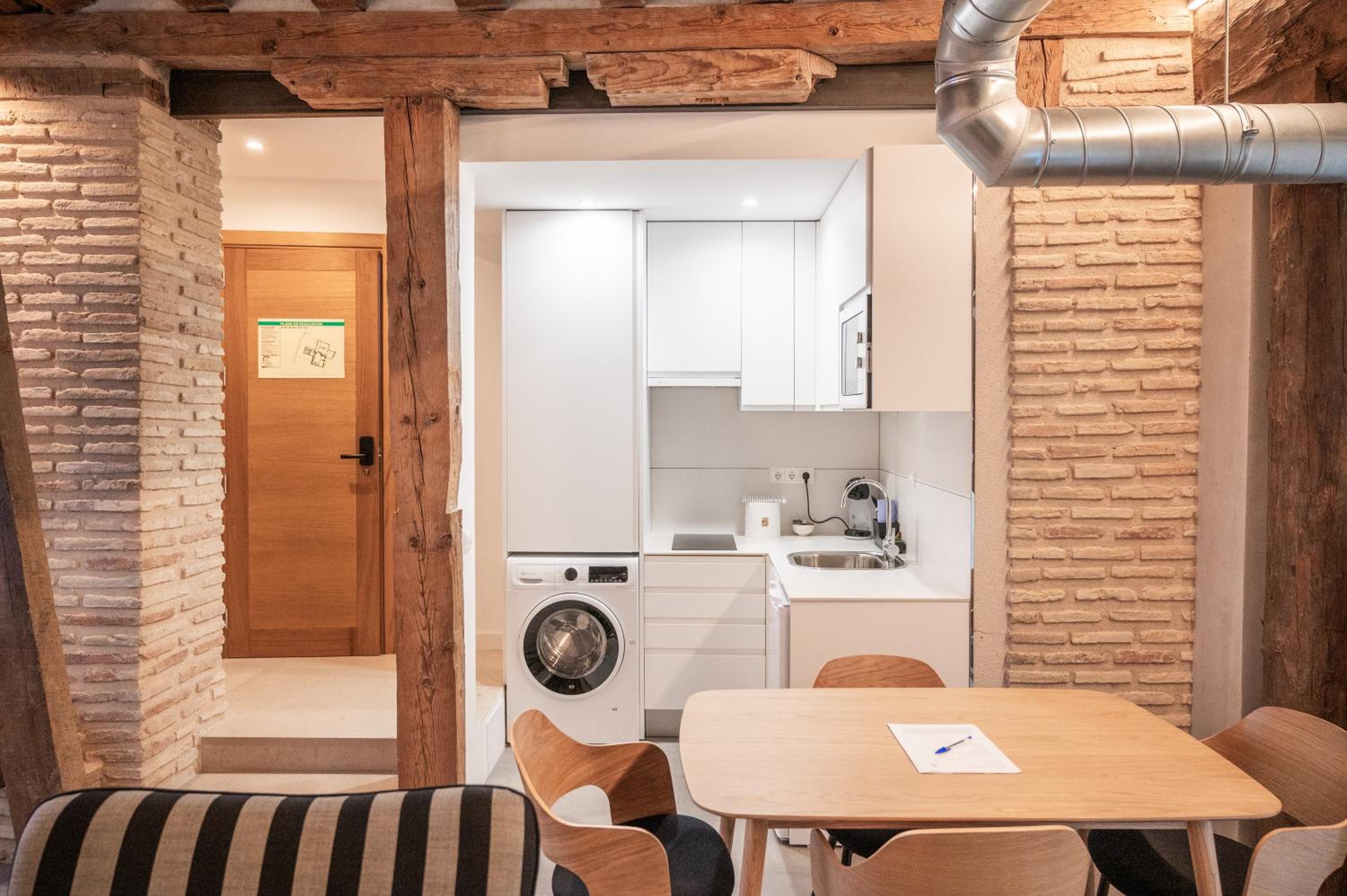 Apartamentos Santa Fe - Calle Armas by Toledo AP