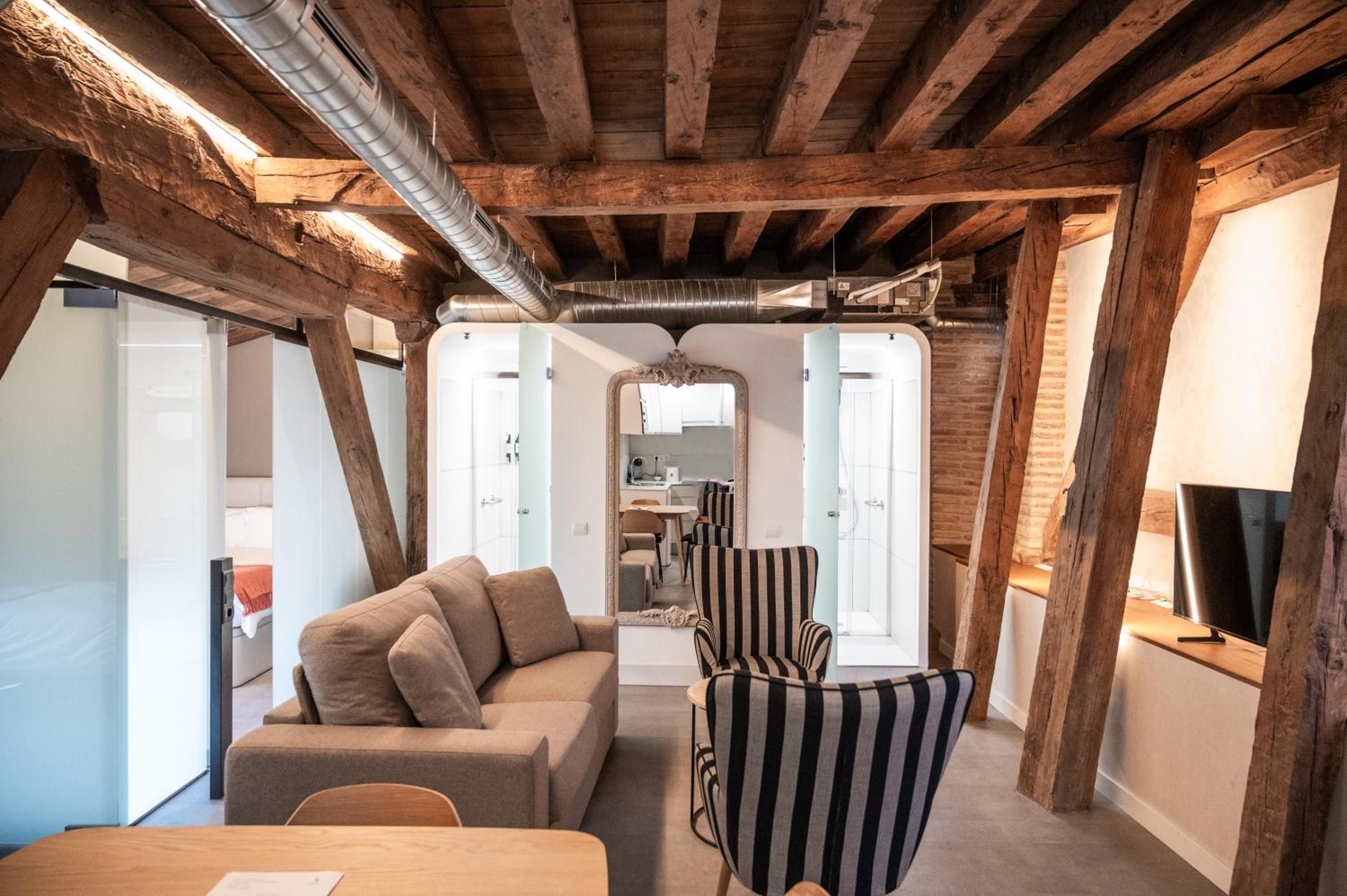Apartamentos Santa Fe - Calle Armas by Toledo AP