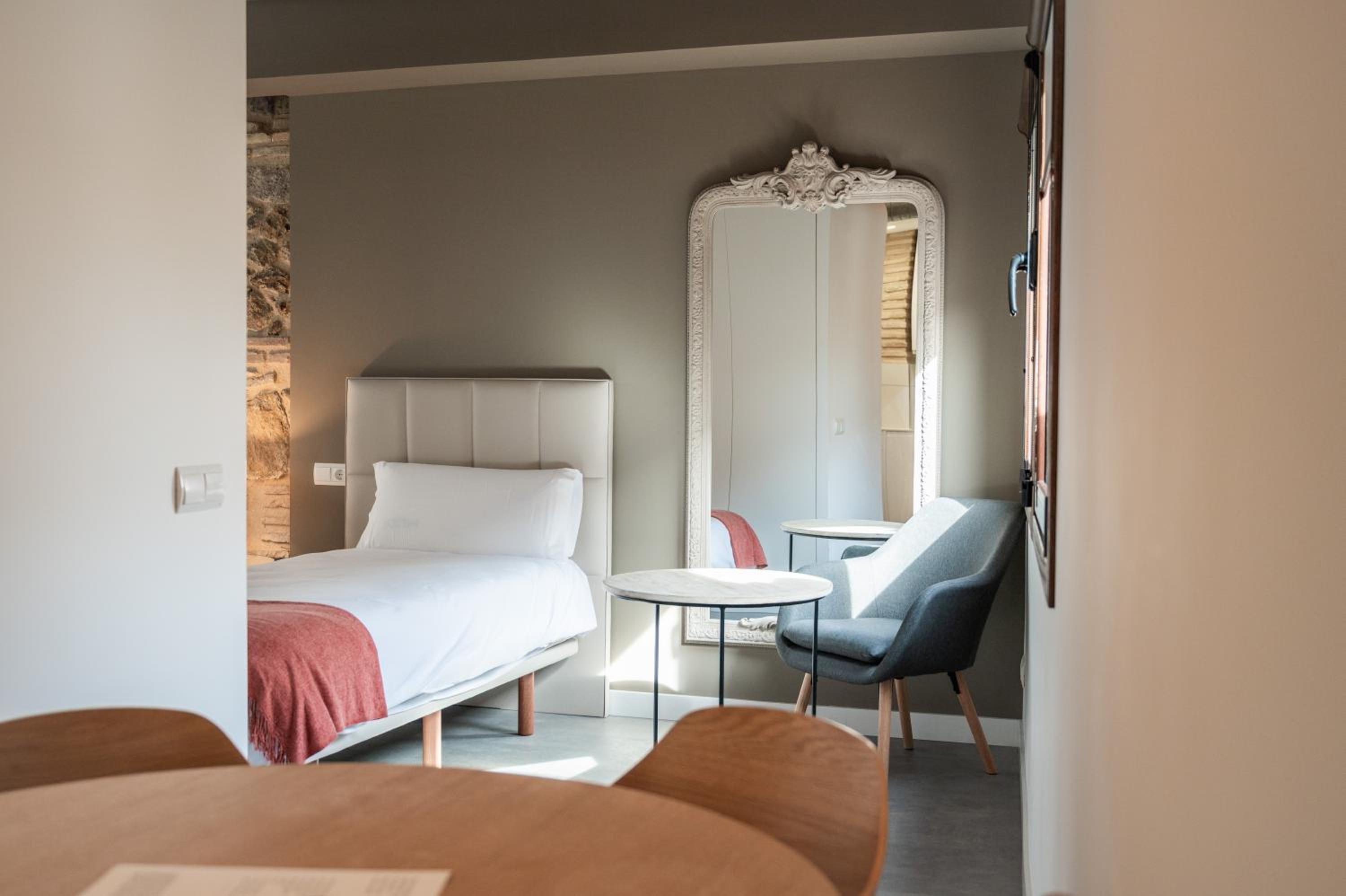 Apartamentos Santa Fe - Calle Armas by Toledo AP