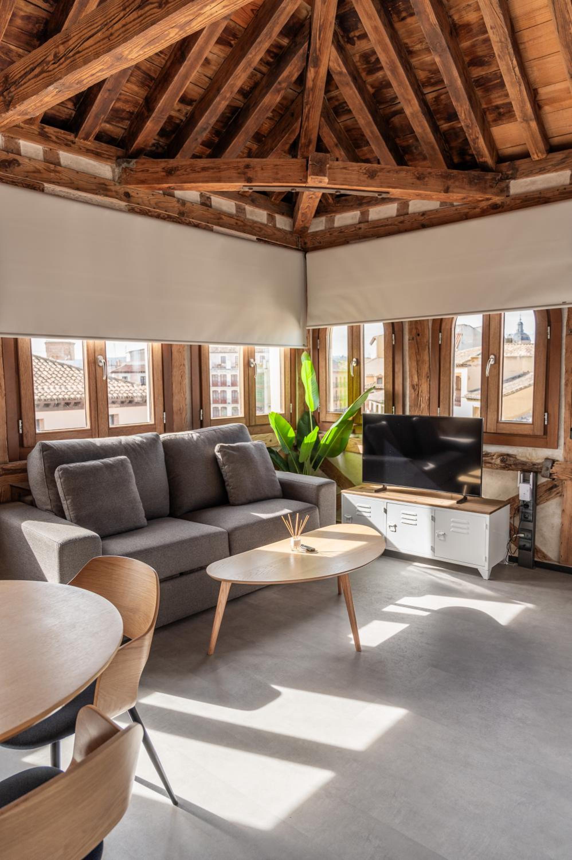 Apartamentos Santa Fe - Calle Armas by Toledo AP