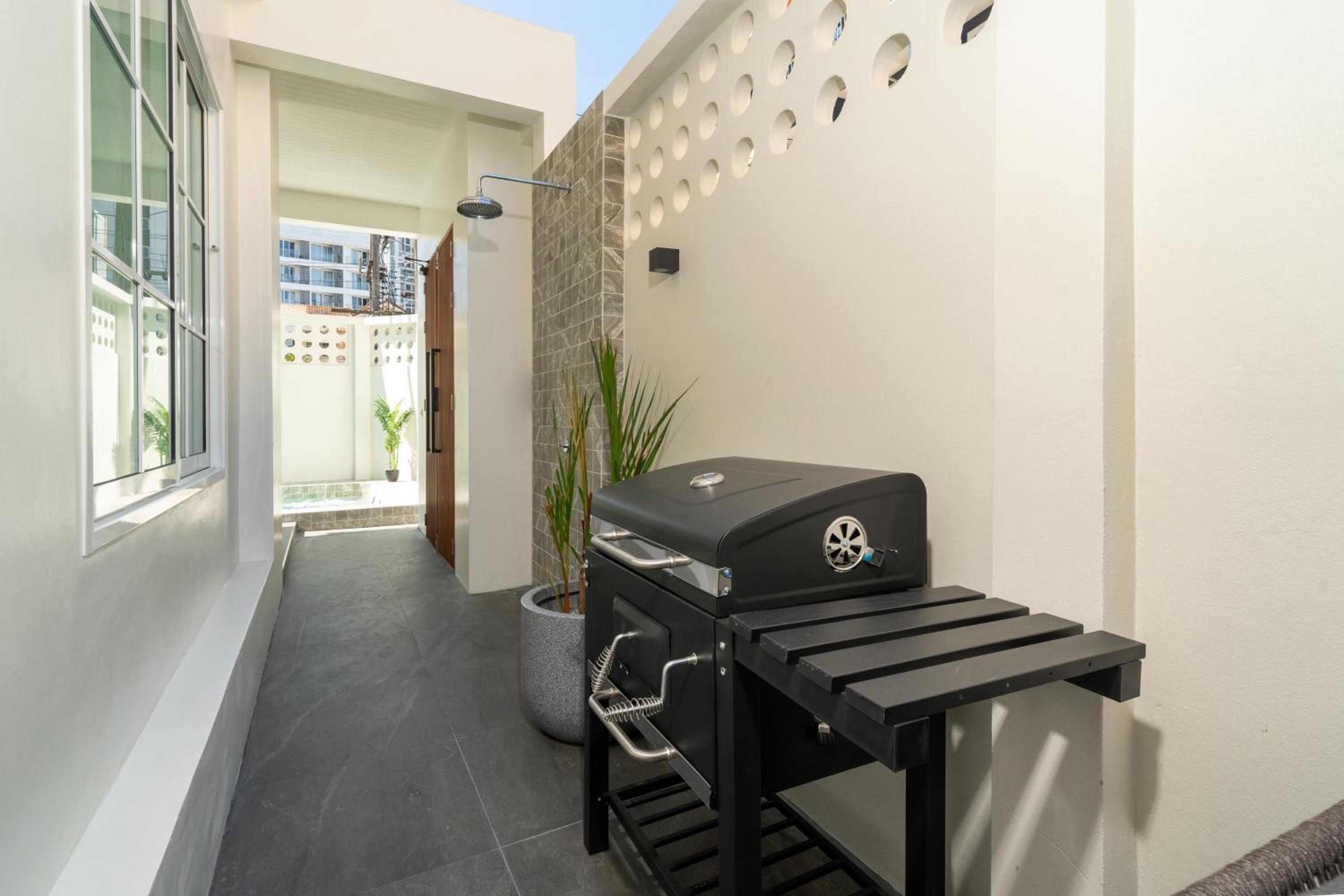 Patong private pool Villa 5BR 4Bath By MP property
