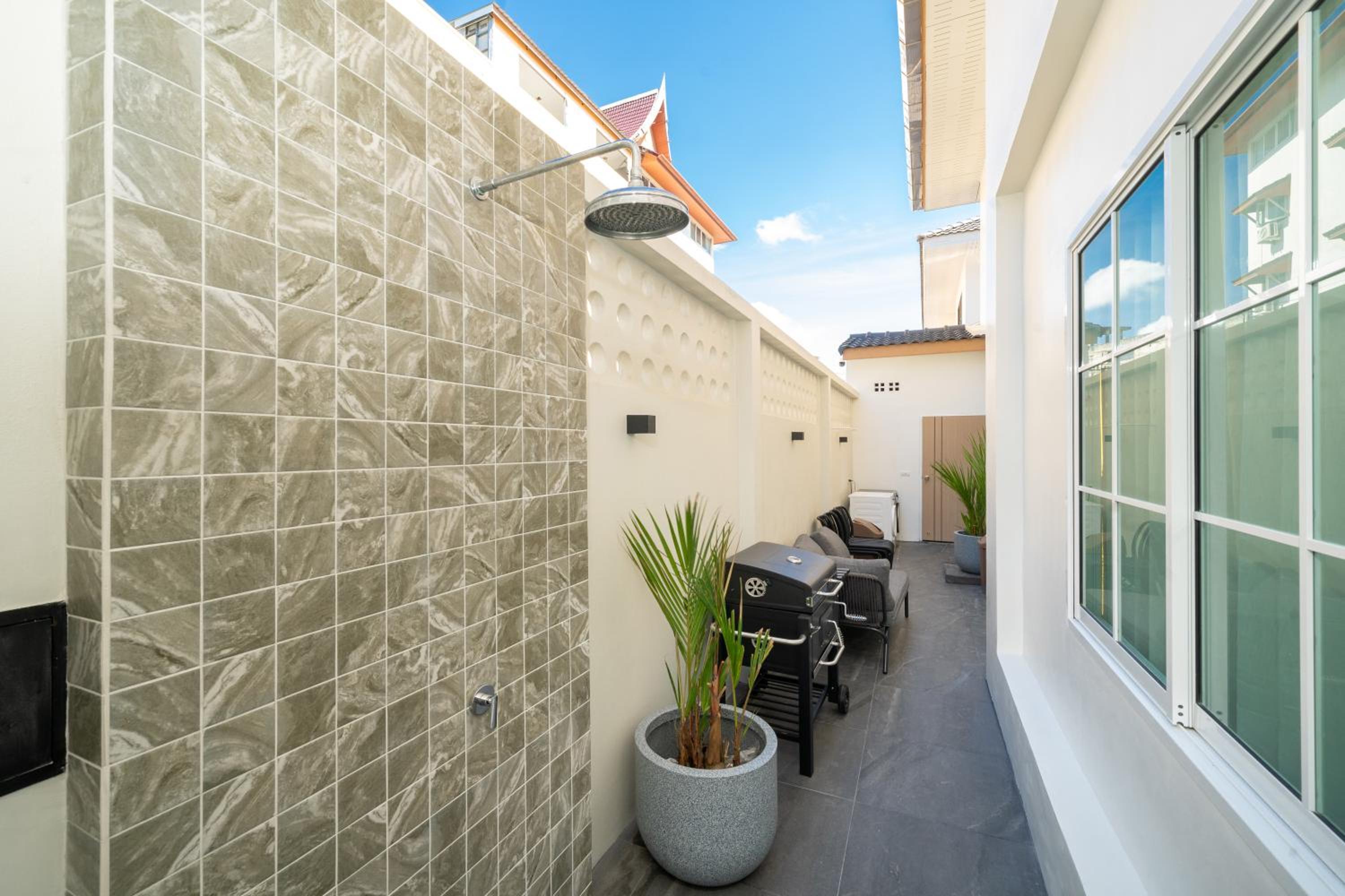Patong private pool Villa 5BR 4Bath By MP property