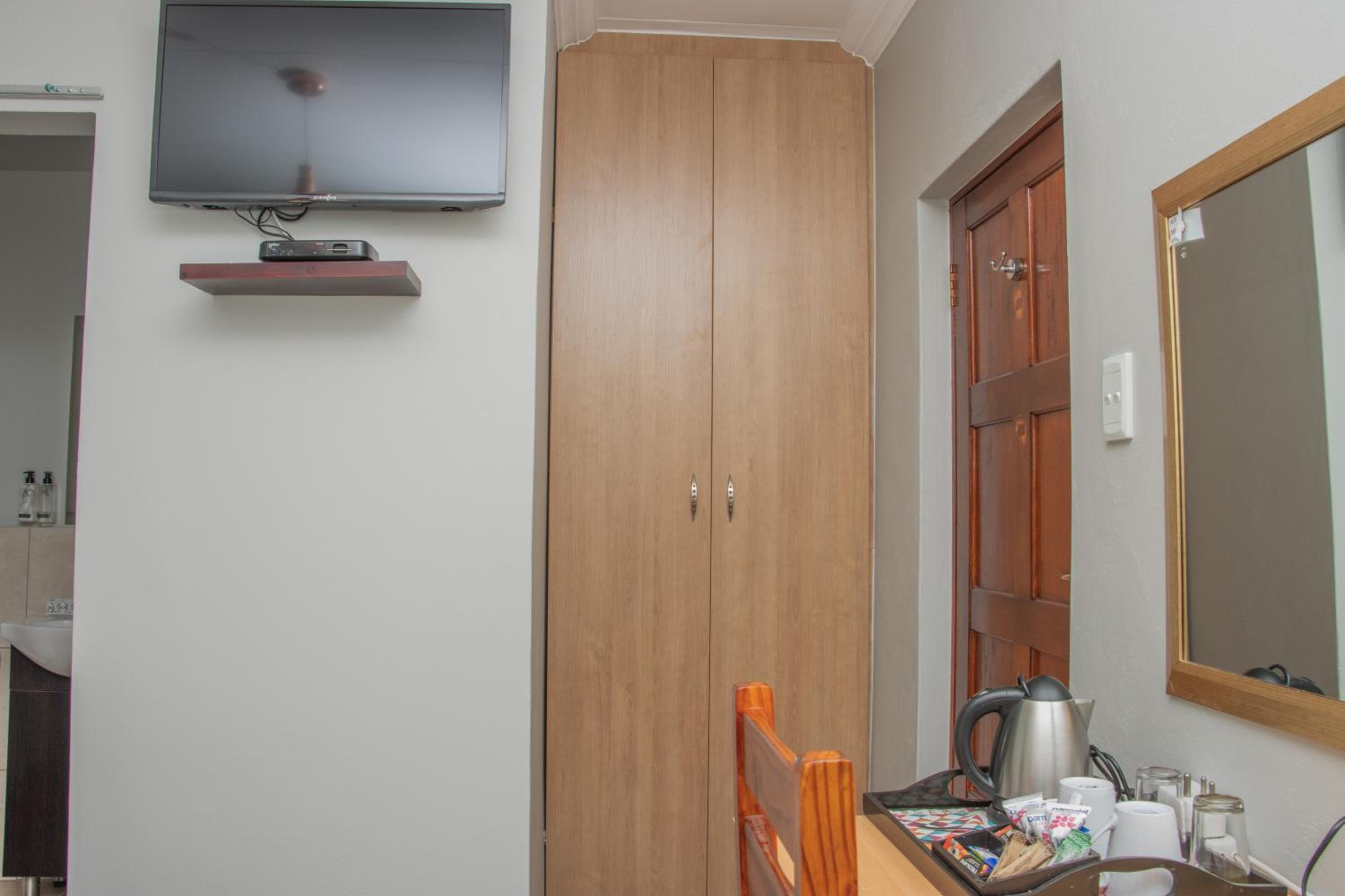 Woodpecker's Inn Guest House