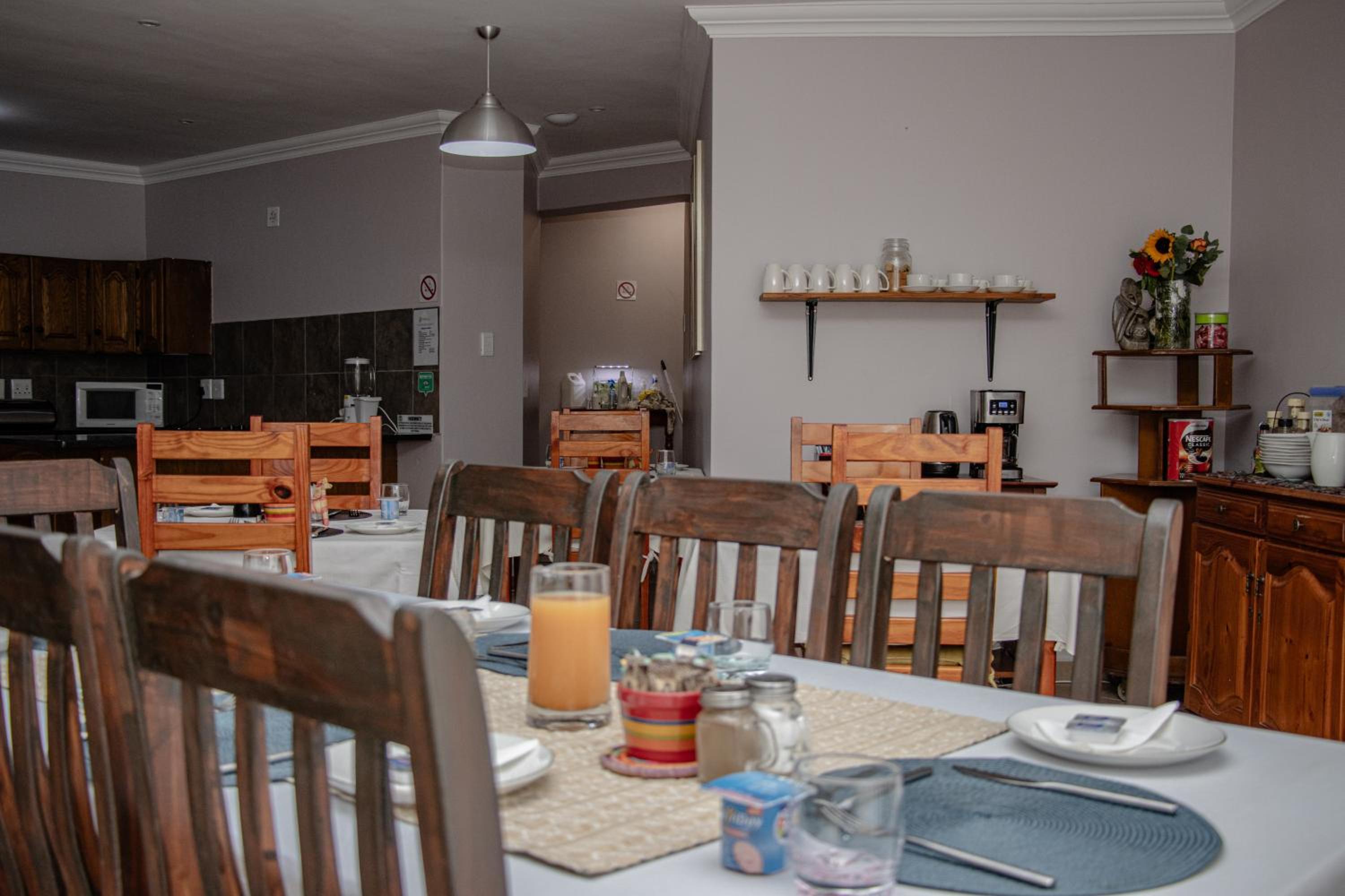 Woodpecker's Inn Guest House