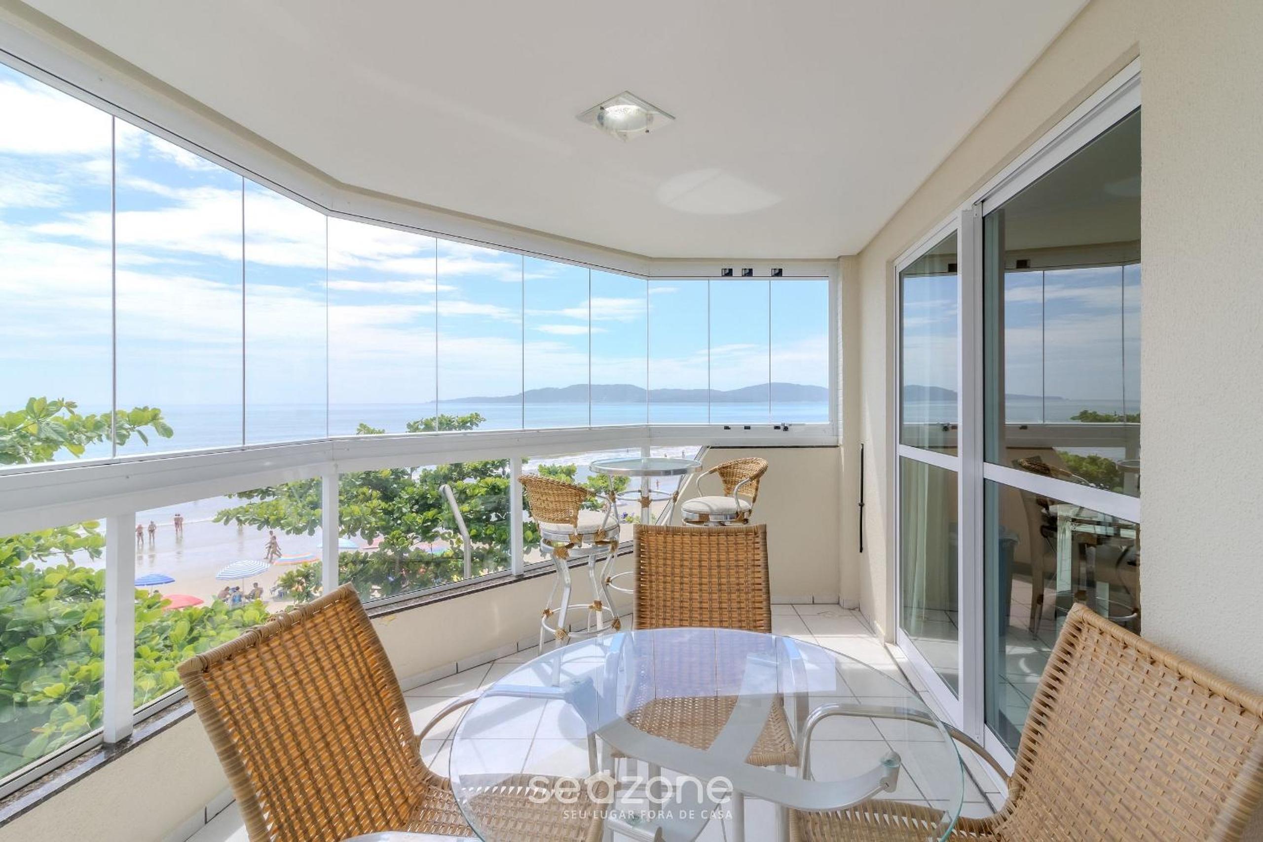 3BR seafront apt w/ BBQ in Itapema CON0101