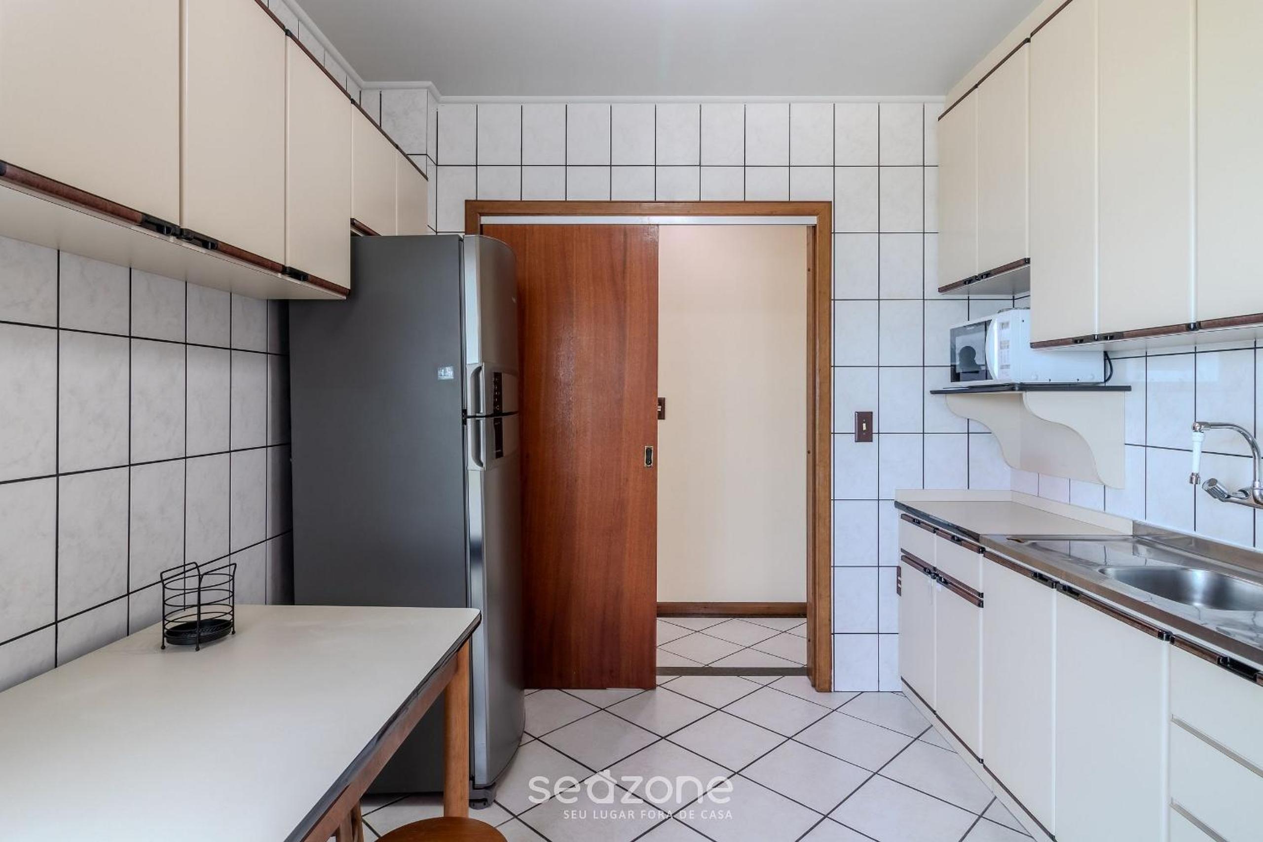 3BR seafront apt w/ BBQ in Itapema CON0101