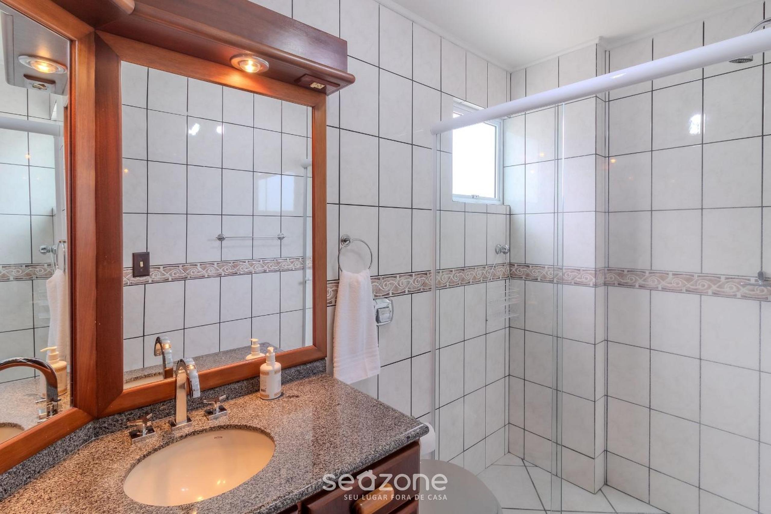 3BR seafront apt w/ BBQ in Itapema CON0101