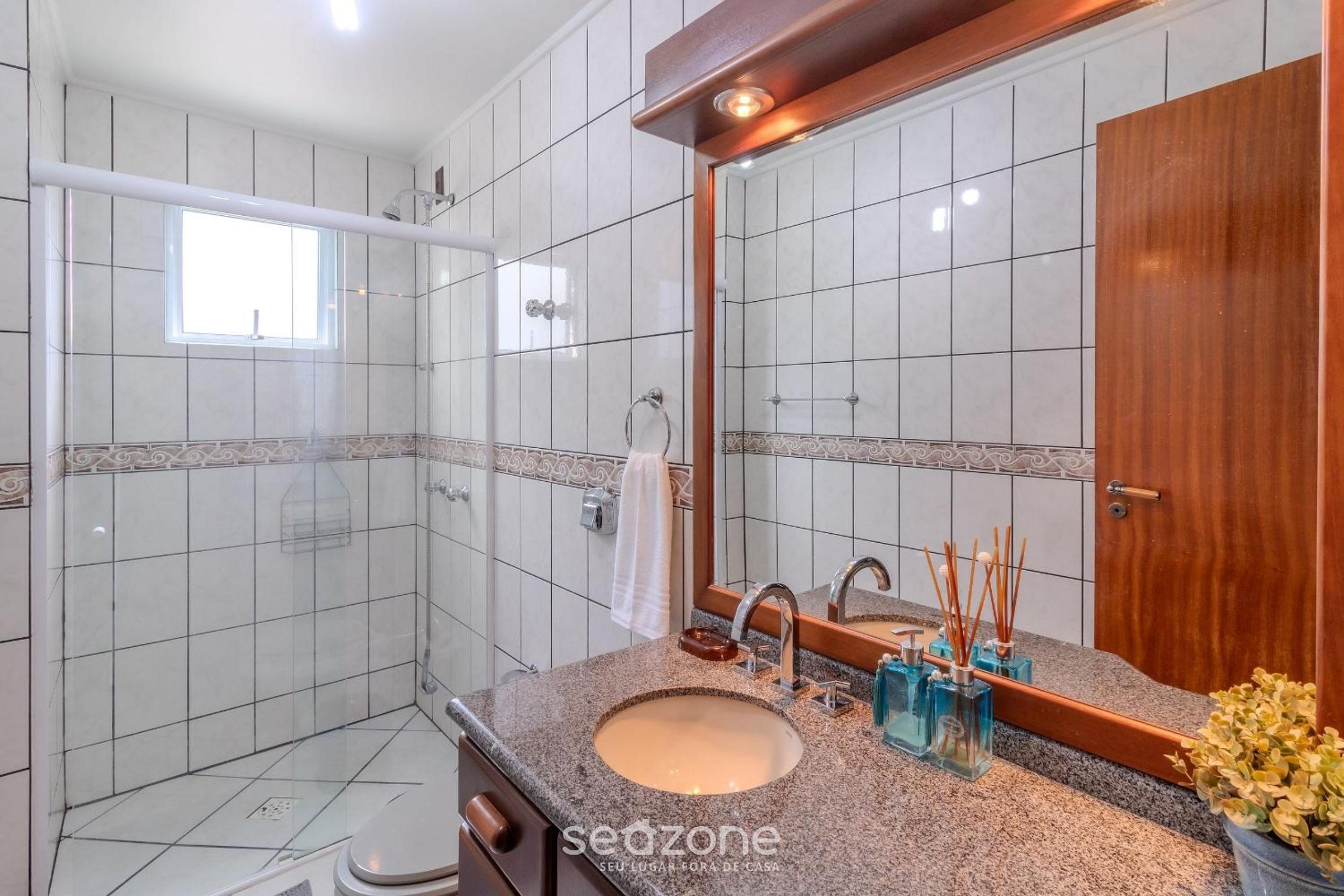 3BR seafront apt w/ BBQ in Itapema CON0101