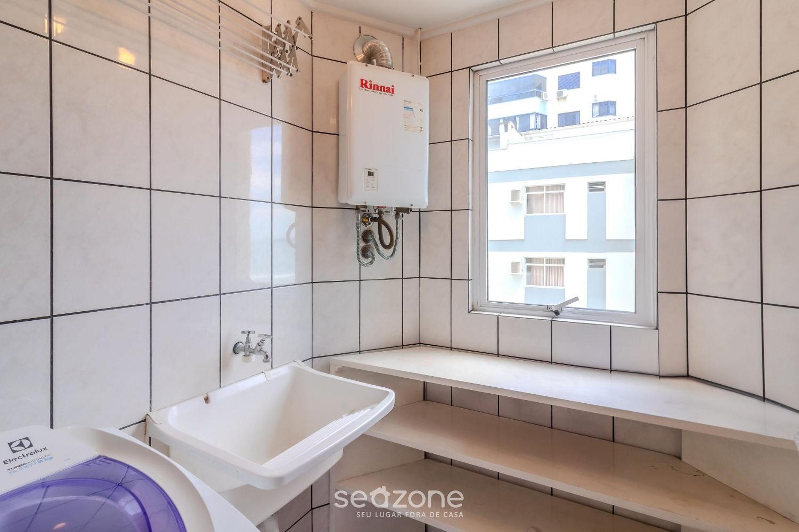 3BR seafront apt w/ BBQ in Itapema CON0101