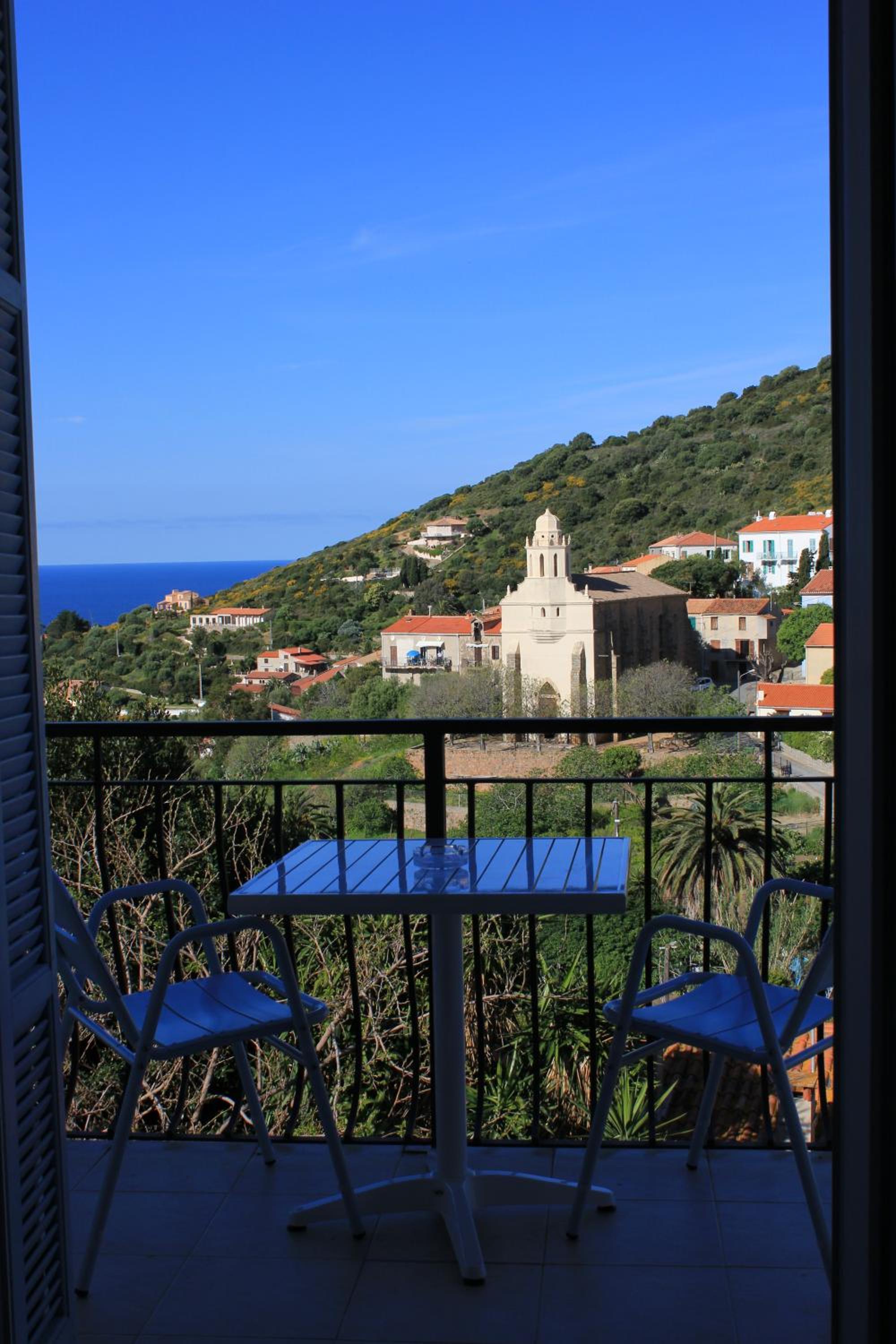 balcony