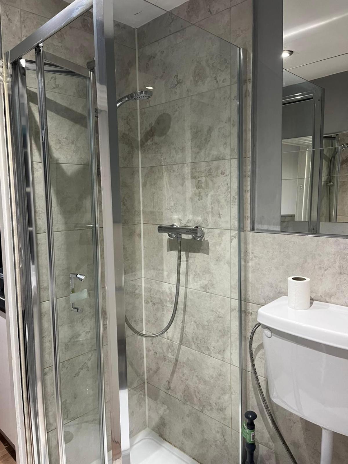 Edgware rooms