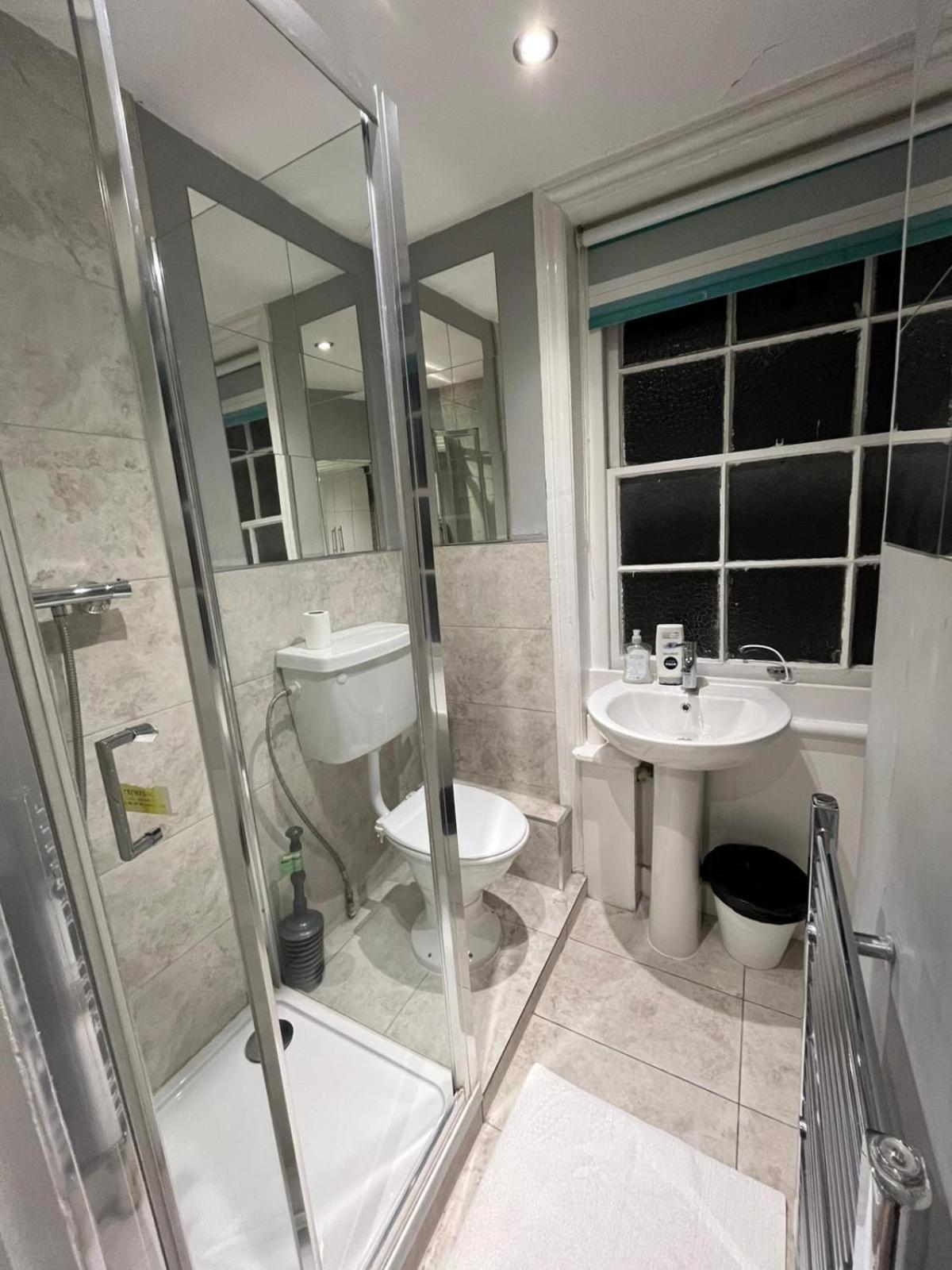 Edgware rooms