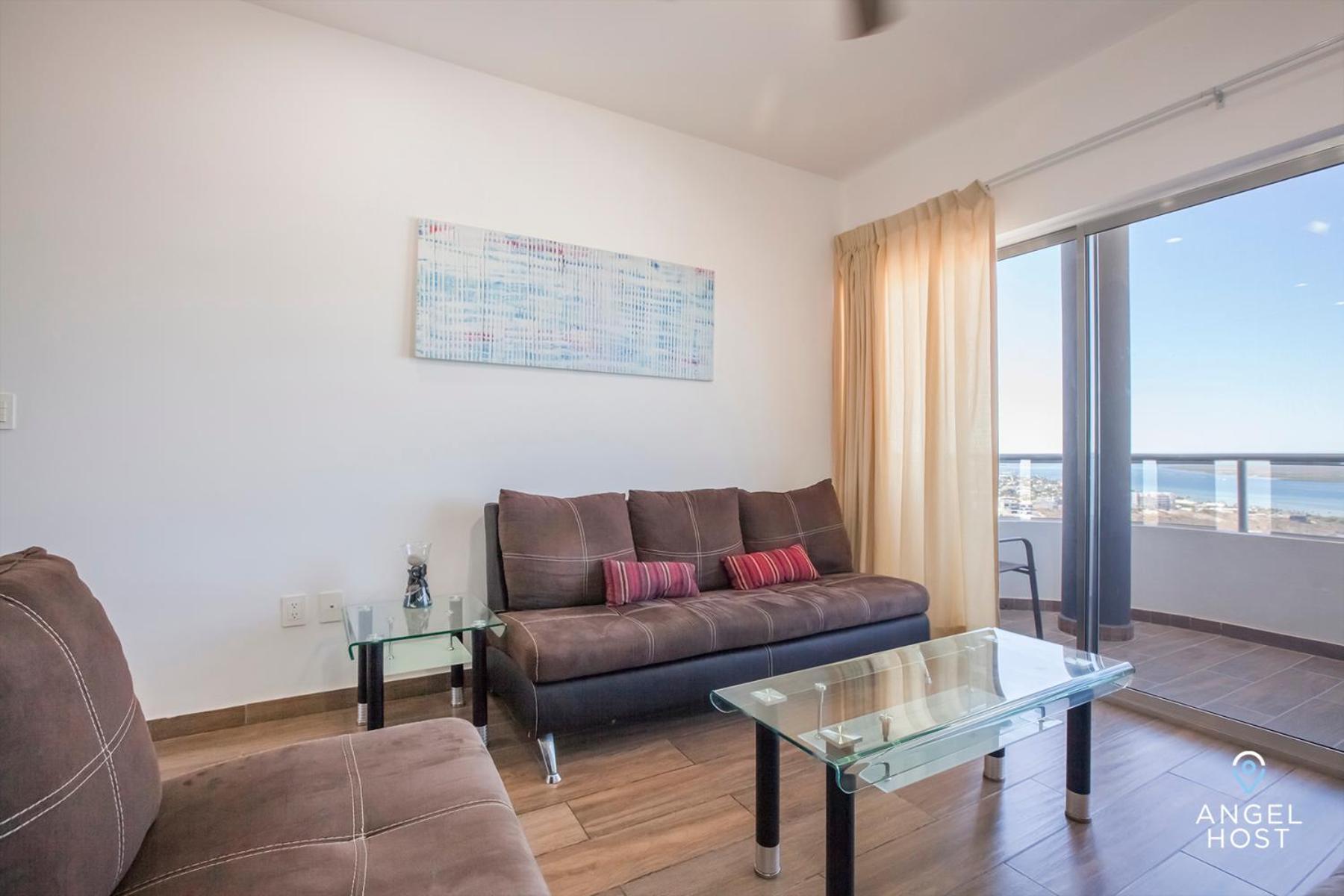 Stylish Condo with Pools Gym Sunset Bay Views