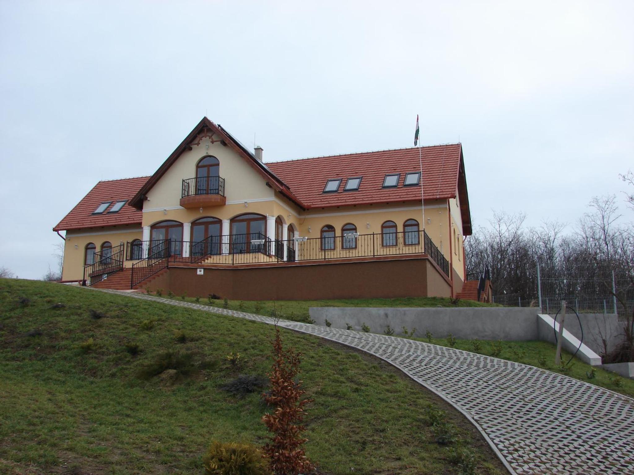 Photo 19