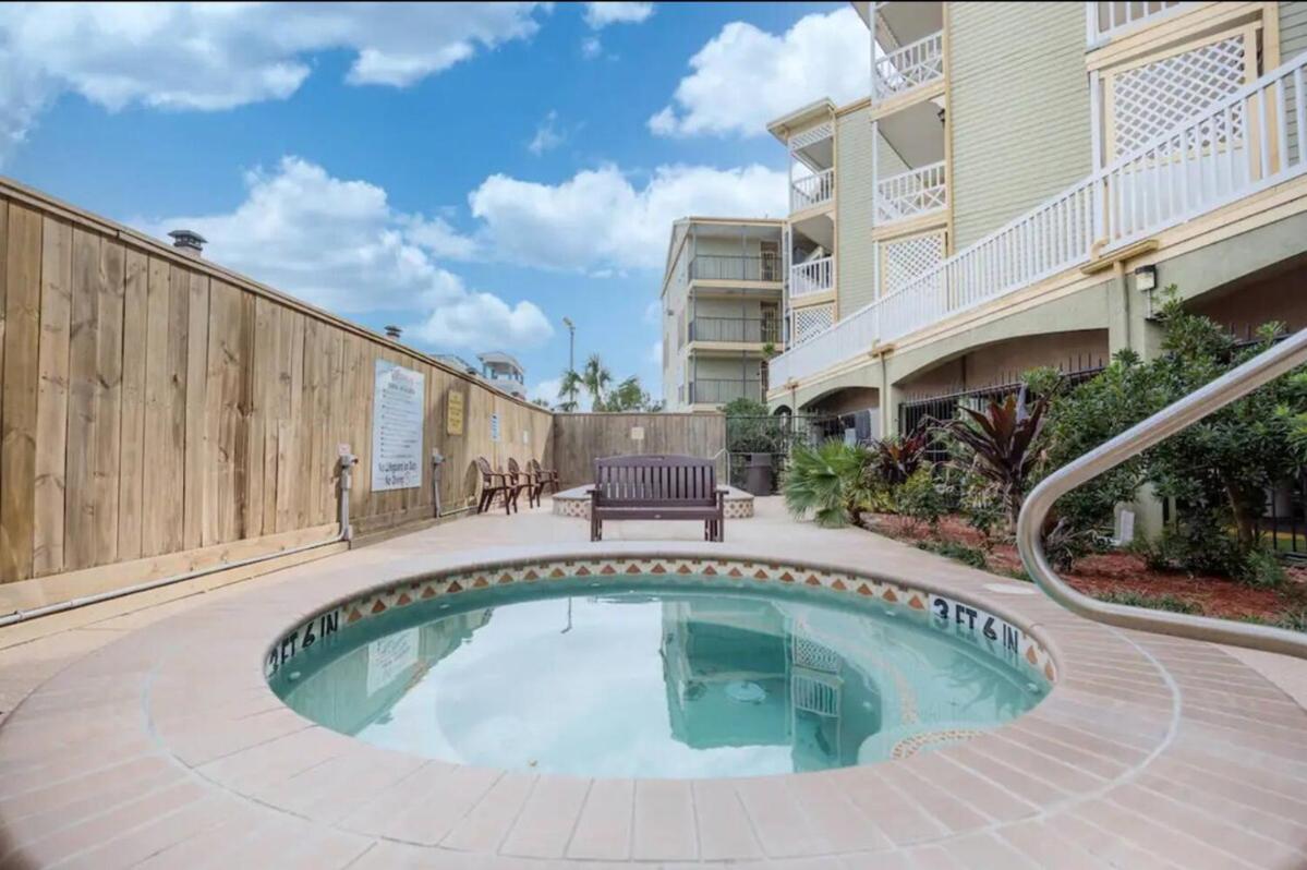 Ocean & Pool View - Hot Tub - 2 Pools - Gym - Tennis ct - Shoreline Stays 10