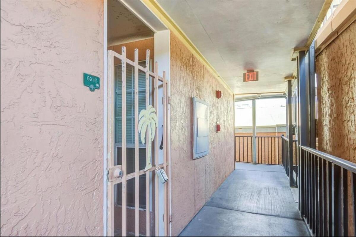 Ocean & Pool View - Hot Tub - 2 Pools - Gym - Tennis ct - Shoreline Stays 10