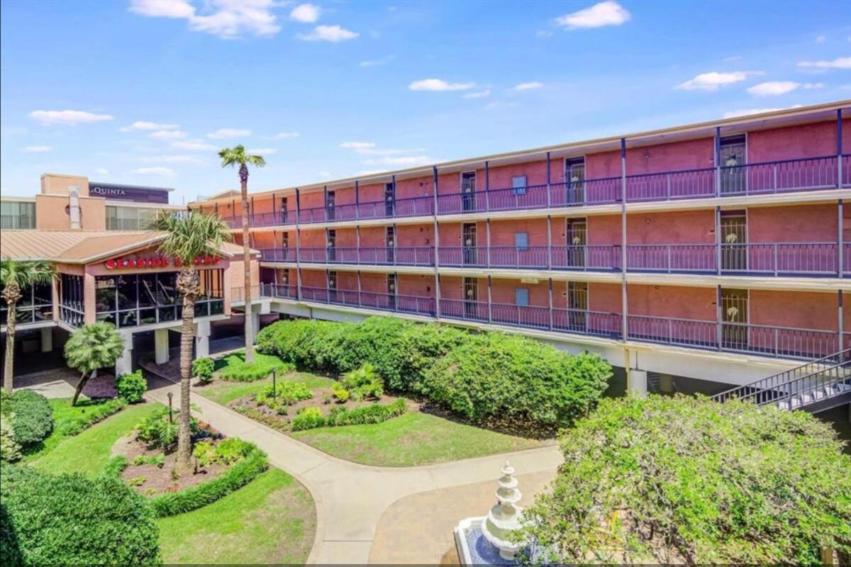 Ocean & Pool View - Hot Tub - 2 Pools - Gym - Tennis ct - Shoreline Stays 10