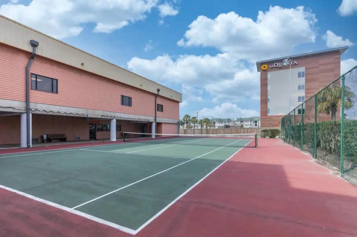 Ocean & Pool View - Hot Tub - 2 Pools - Gym - Tennis ct - Shoreline Stays 10