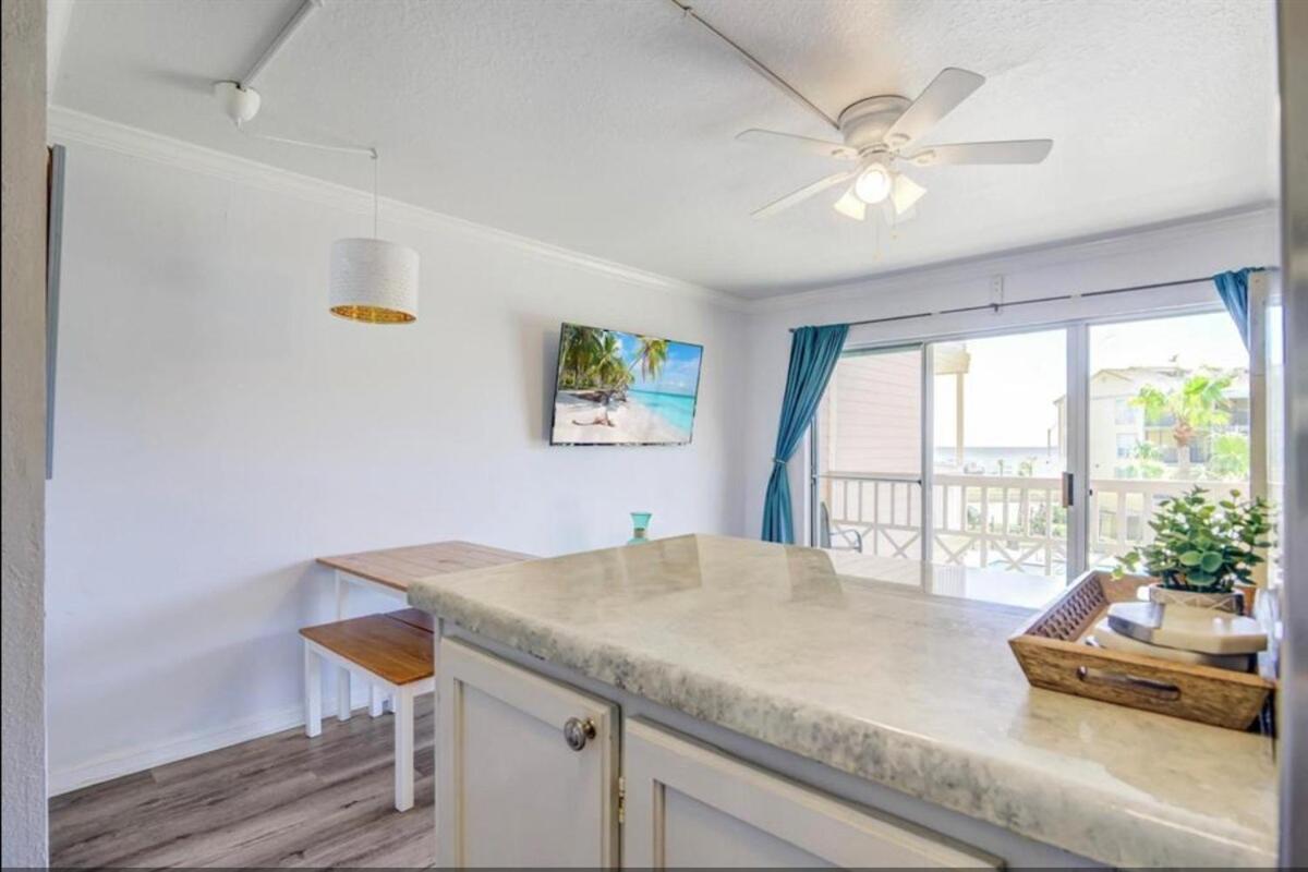 Ocean & Pool View - Hot Tub - 2 Pools - Gym - Tennis ct - Shoreline Stays 10
