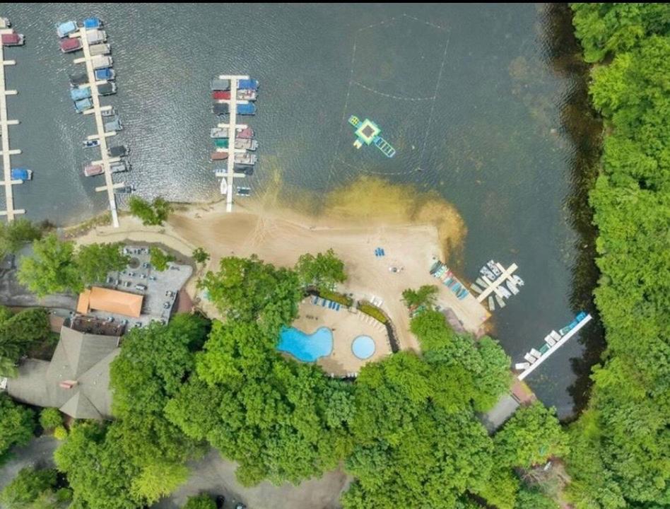 Lakefront Poconos Retreat! Pool and Hot Tub Access