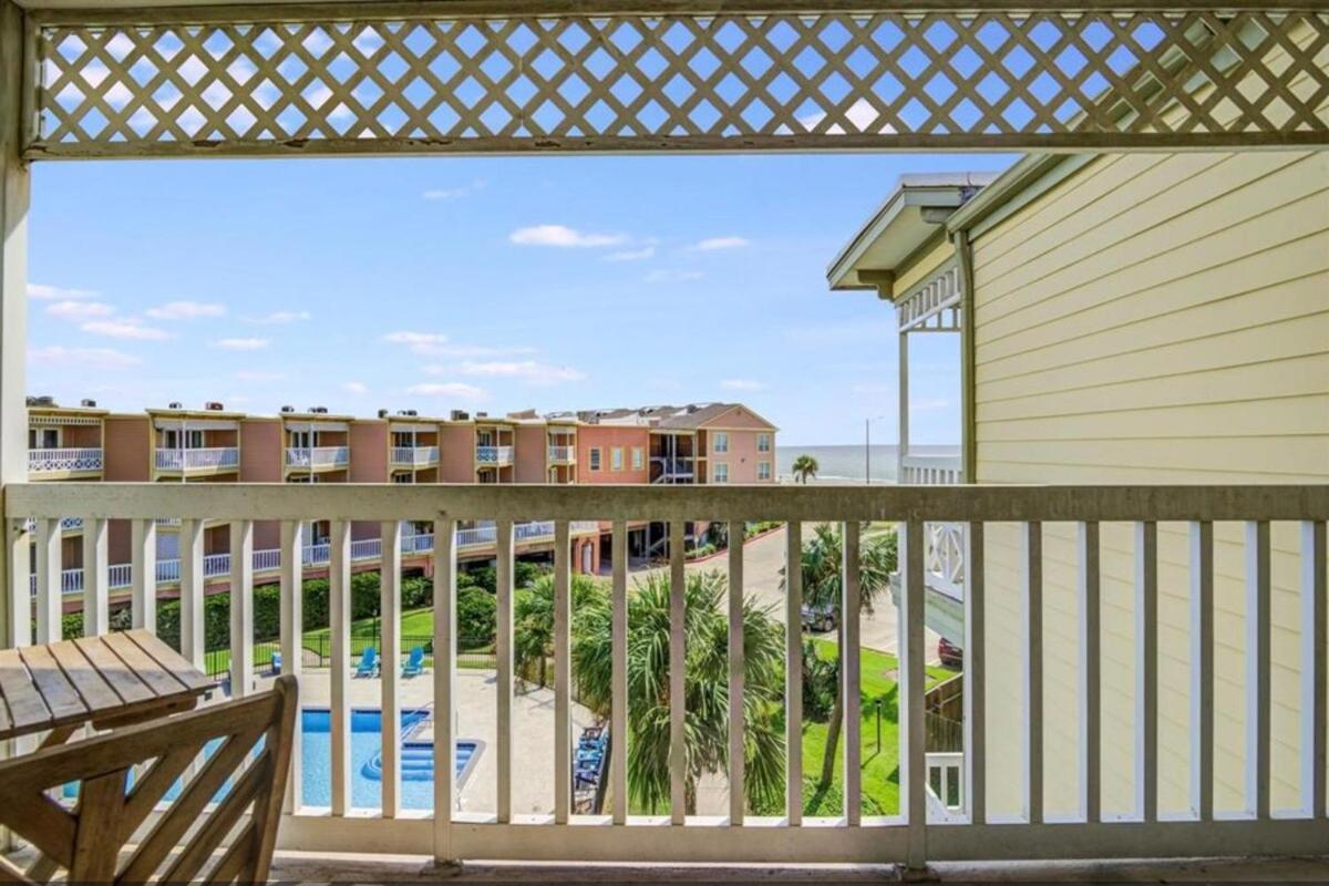 Ocean & Pool View - Top Floor - 2 Pools - Hot Tub - GYM - Tennis ct - SS03