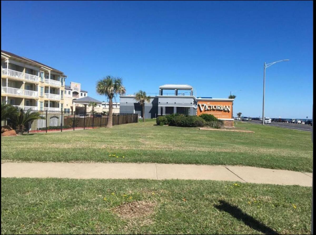 Ocean & Pool View - Top Floor - 2 Pools - Hot Tub - GYM - Tennis ct - SS03