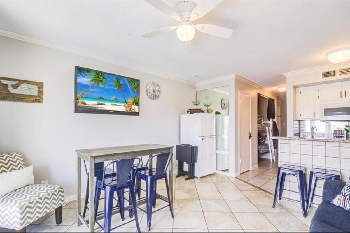 Ocean & Pool View - Top Floor - 2 Pools - Hot Tub - GYM - Tennis ct - SS03