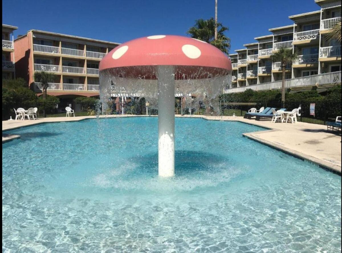 Ocean & Pool View - Top Floor - 2 Pools - Hot Tub - GYM - Tennis ct - SS03