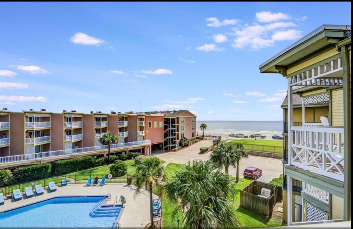 Ocean & Pool View - Top Floor - 2 Pools - Hot Tub - GYM - Tennis ct - SS03
