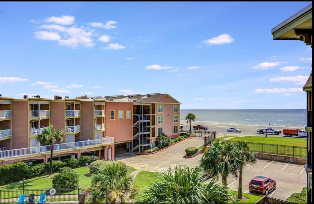 Ocean & Pool View - Top Floor - 2 Pools - Hot Tub - GYM - Tennis ct - SS03