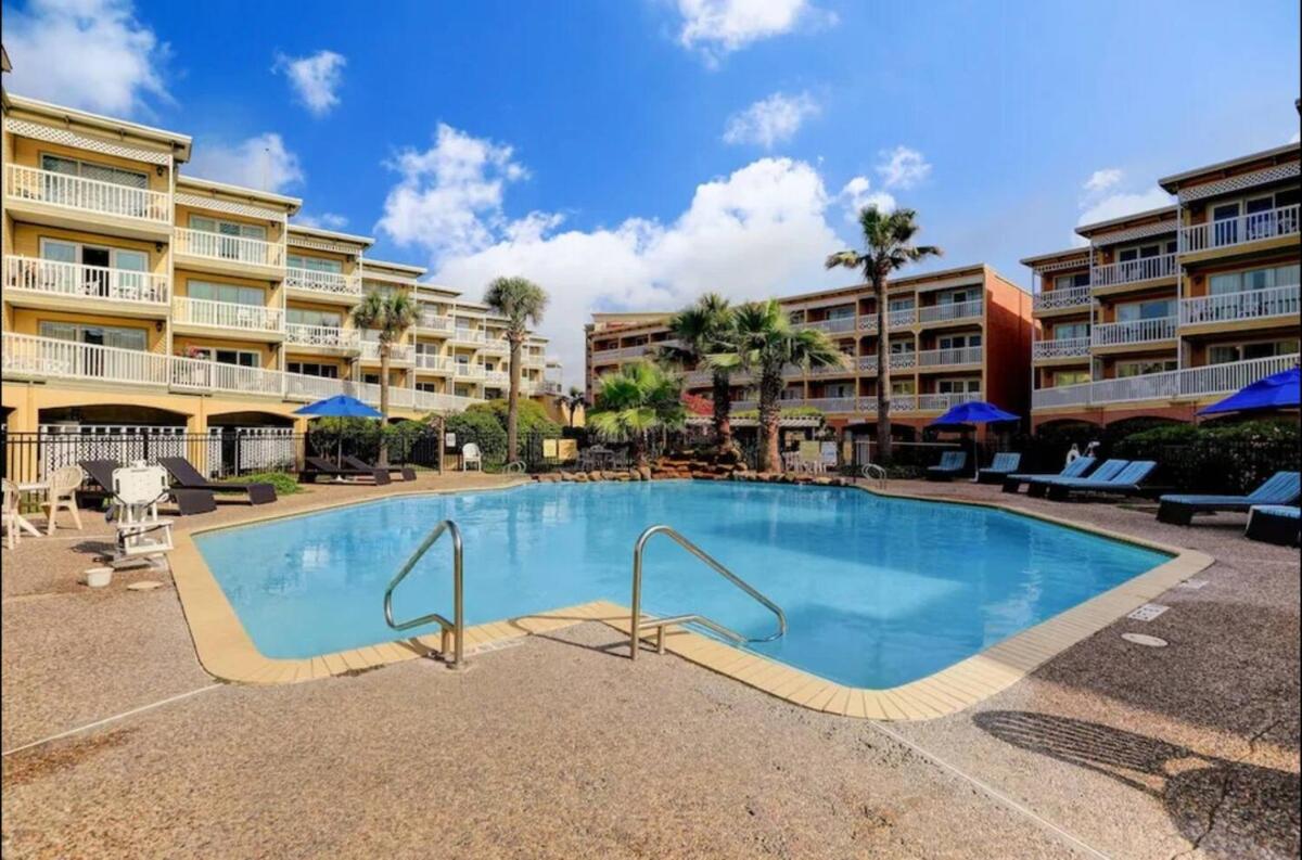 Ocean & Pool View - Top Floor - 2 Pools - Hot Tub - GYM - Tennis ct - SS03