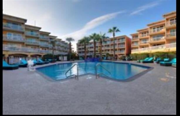 Ocean Views - Heated Pool - Hot Tub - Corner Unit - steps to beach - SS 29